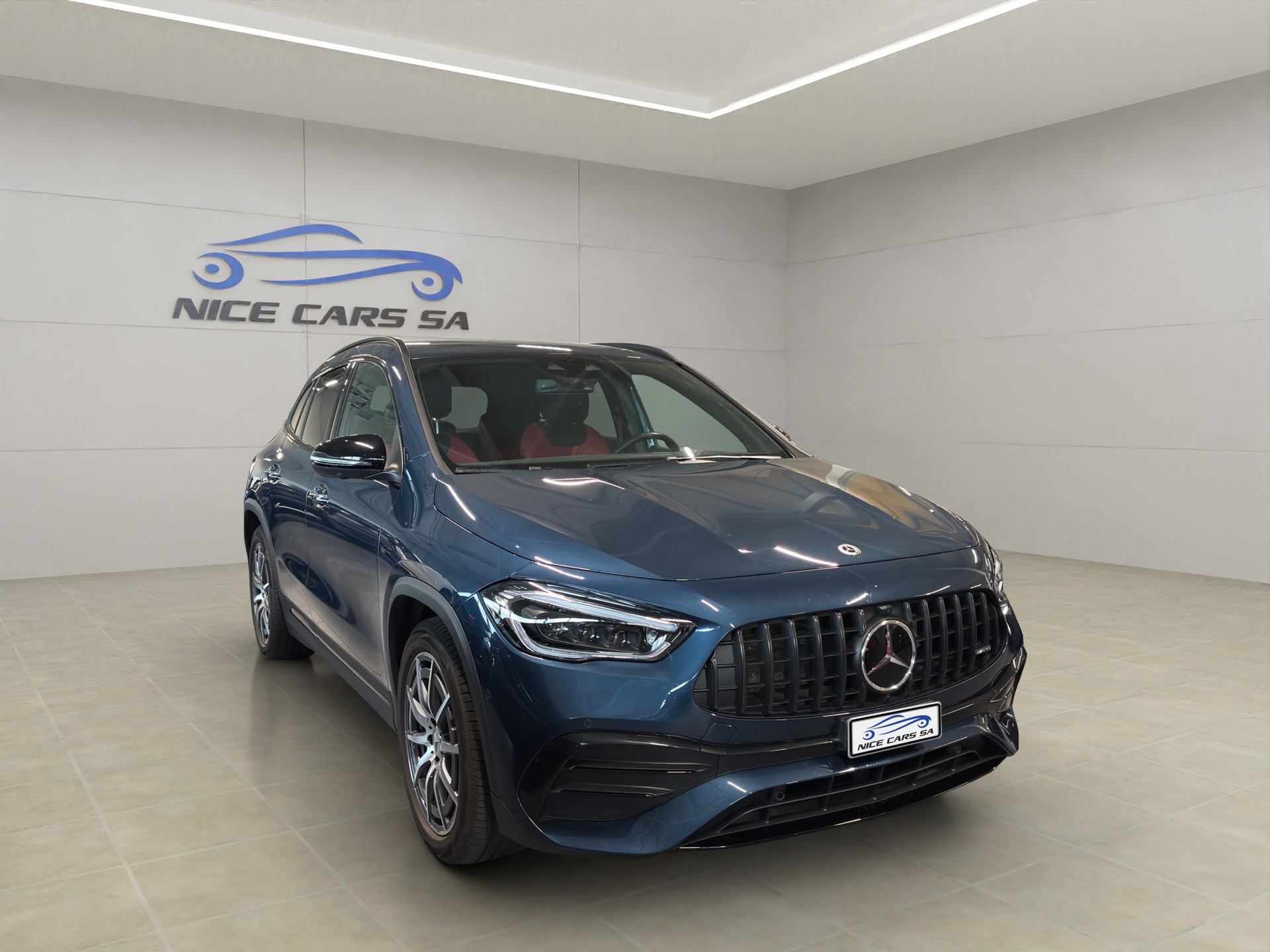 MERCEDES-BENZ GLA 35 AMG 4Matic 8G-Speedshift DCT-showroom-element-1