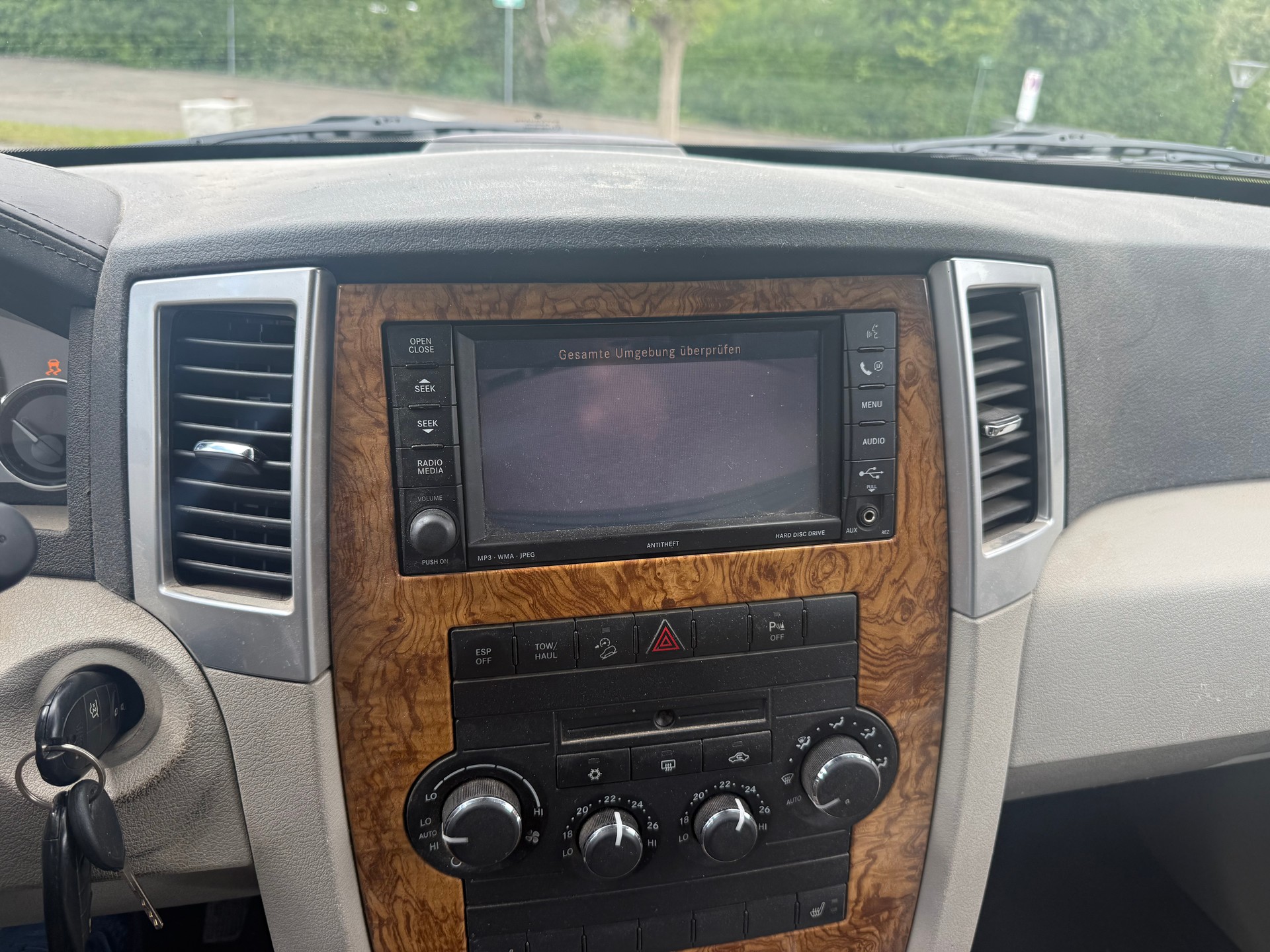 JEEP Grand Cherokee 4.7 Overland Automatic-image-9