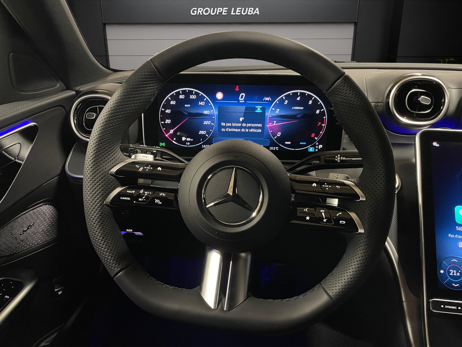 MERCEDES-BENZ C 200 T 4 Matic-image-13