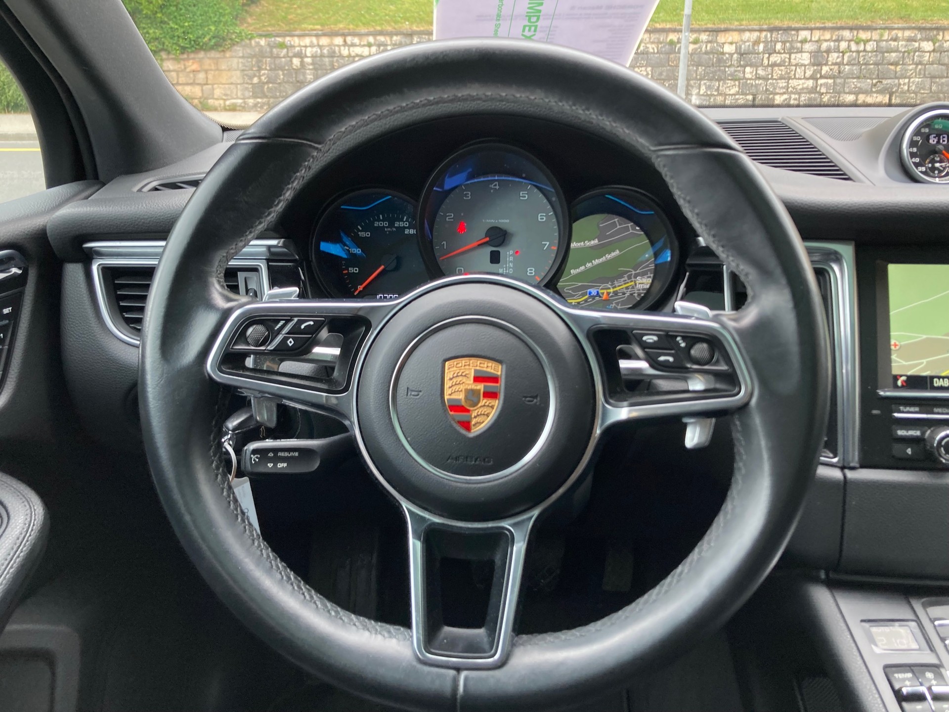 PORSCHE Macan S-image-11