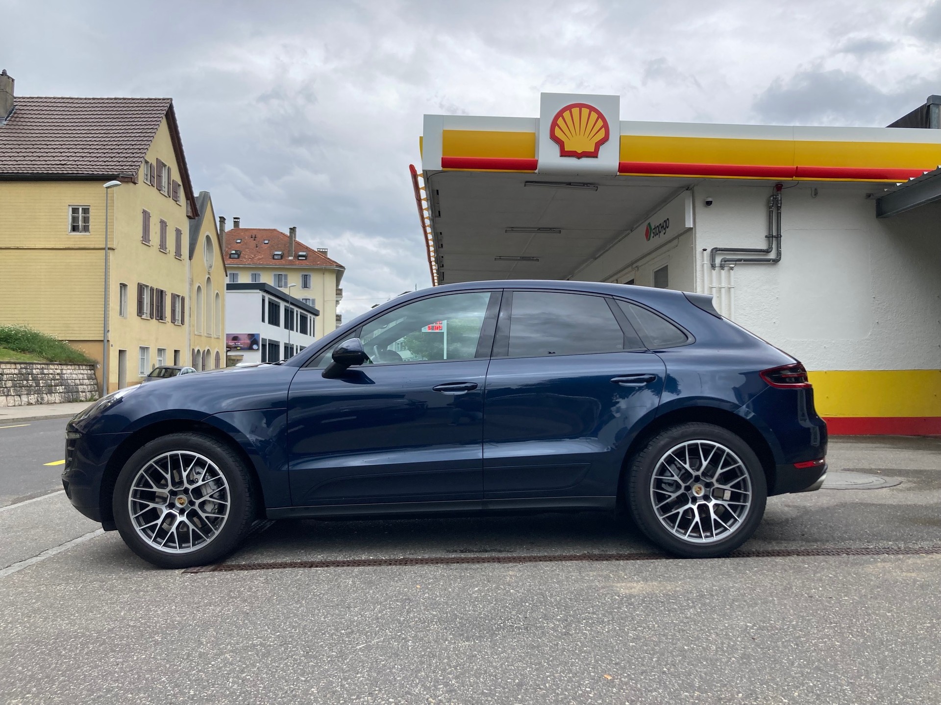 PORSCHE Macan S-image-2