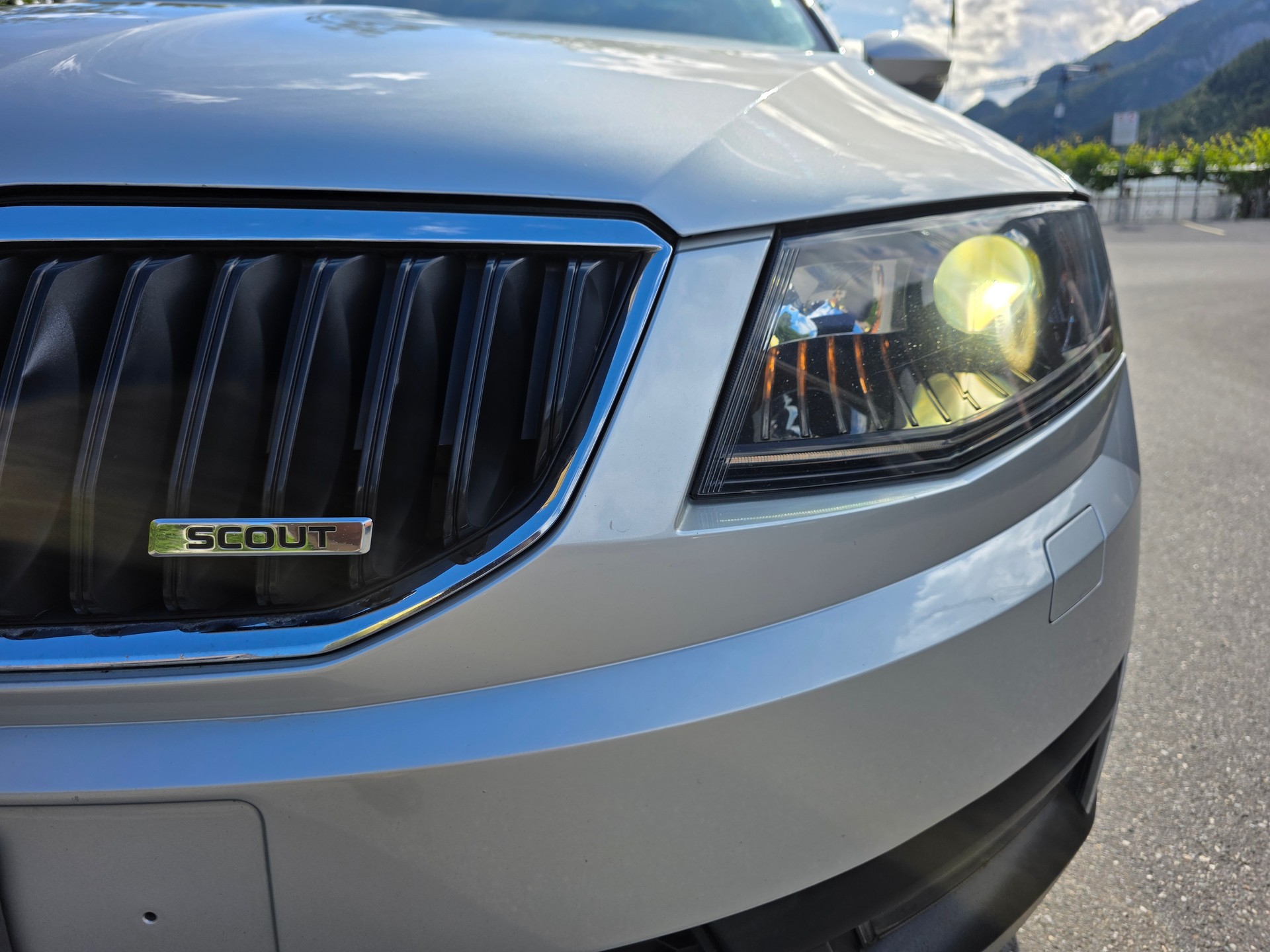 SKODA Octavia Combi 2.0 TDI Scout 4x4 DSG-image-8