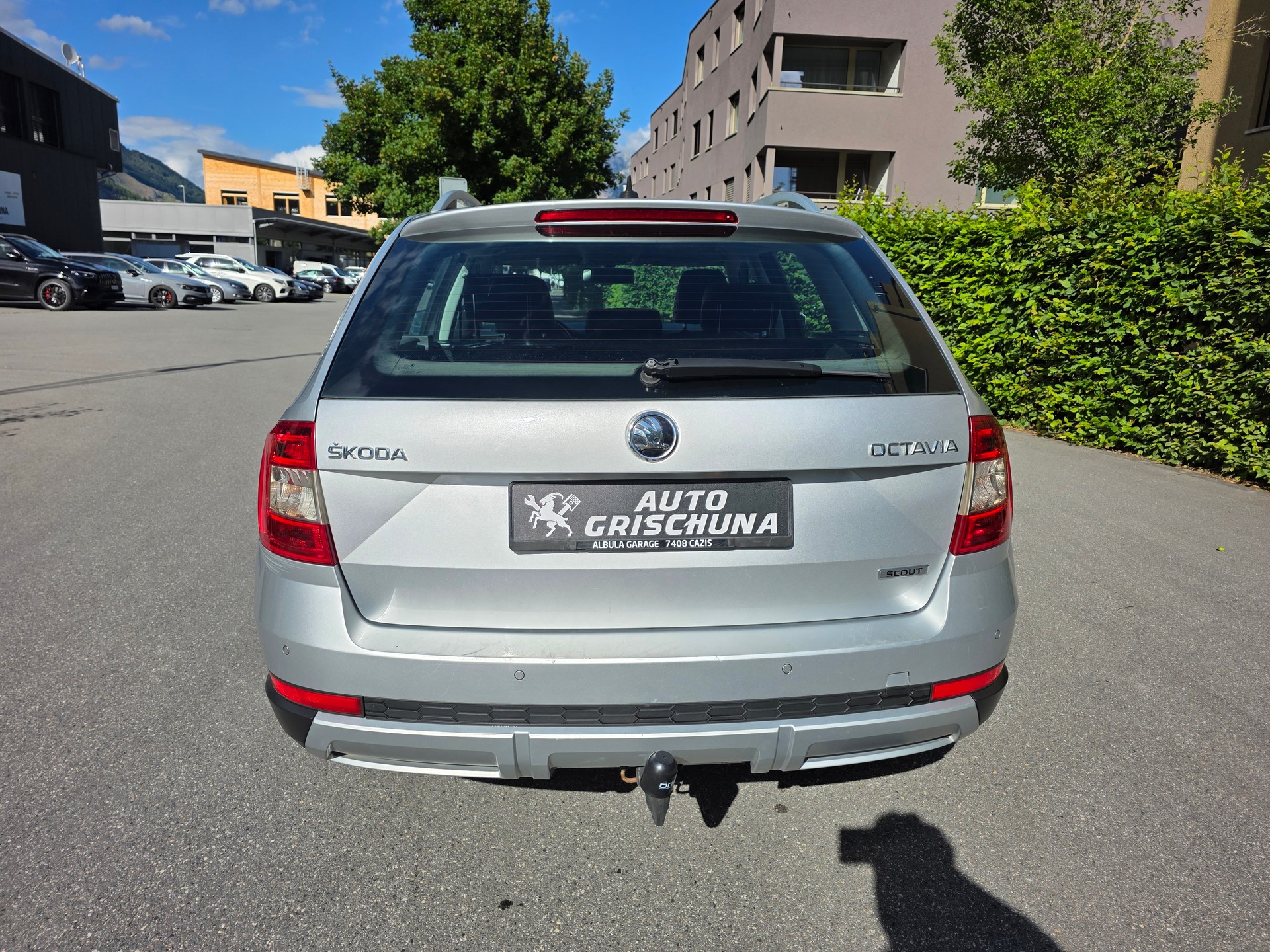 SKODA Octavia Combi 2.0 TDI Scout 4x4 DSG-image-3
