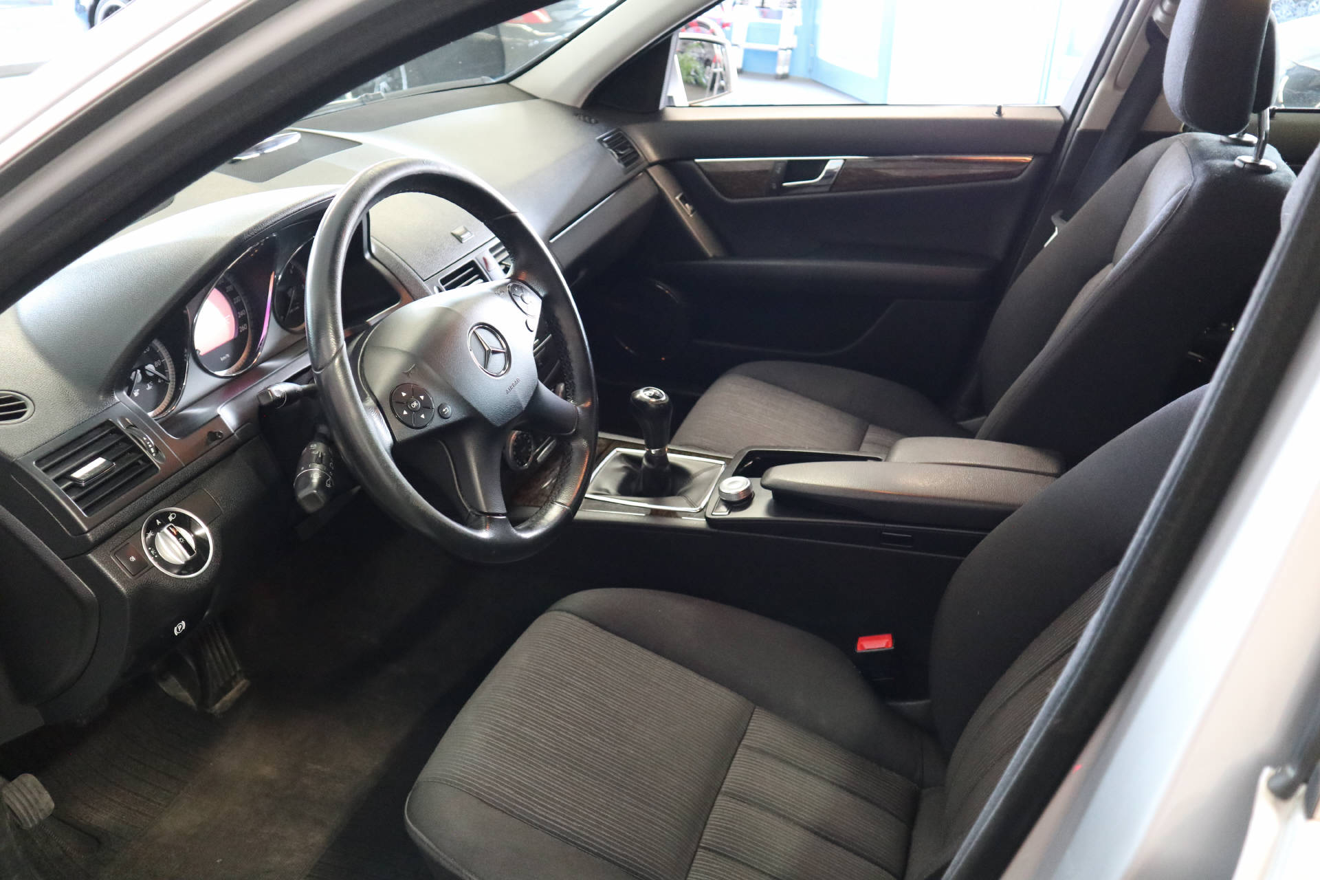 MERCEDES-BENZ C 250 CDI BlueEF Kombi-image-11