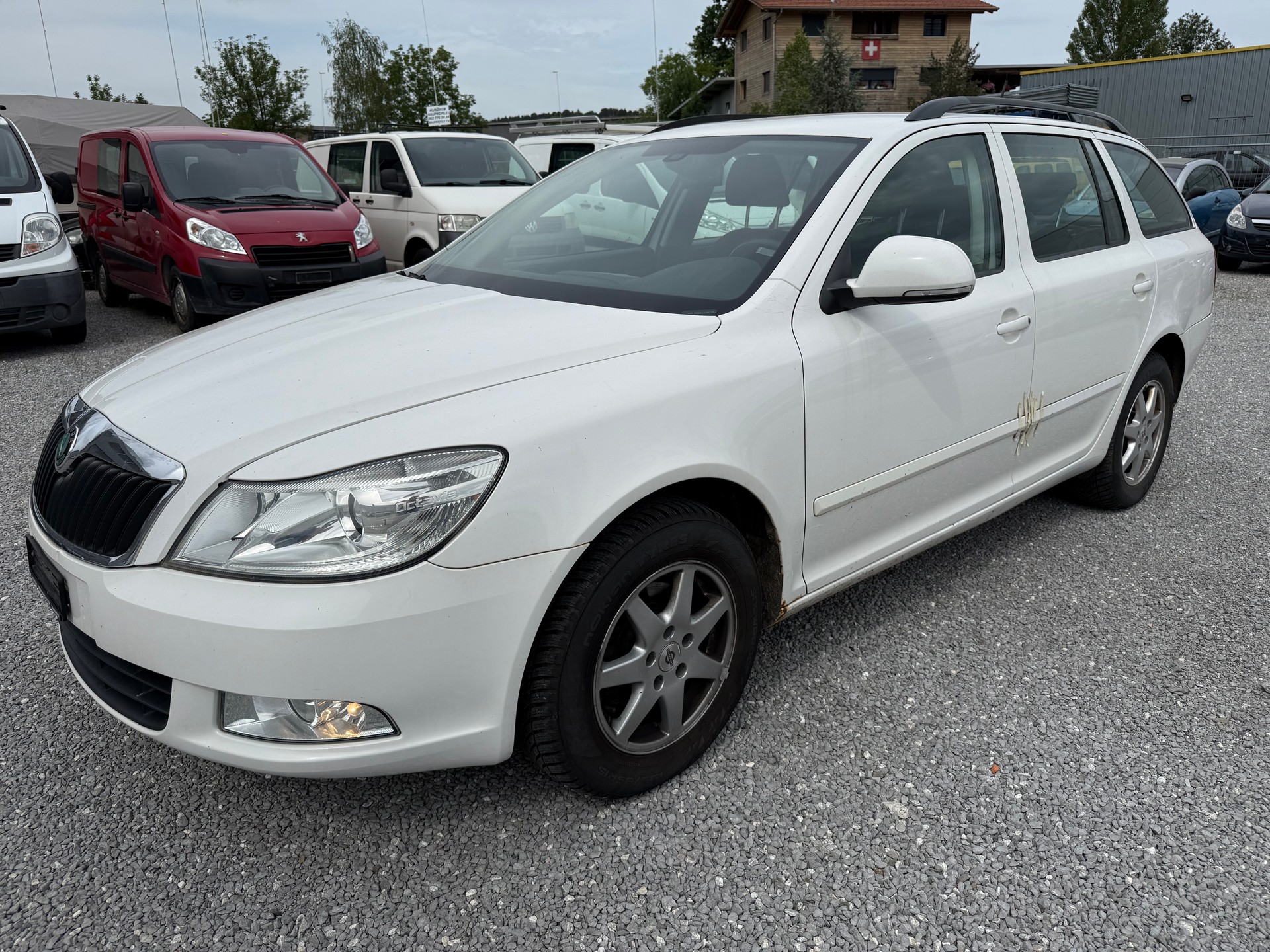 SKODA Octavia Combi 1.6 TDI Swiss Adventure 4x4-image-1
