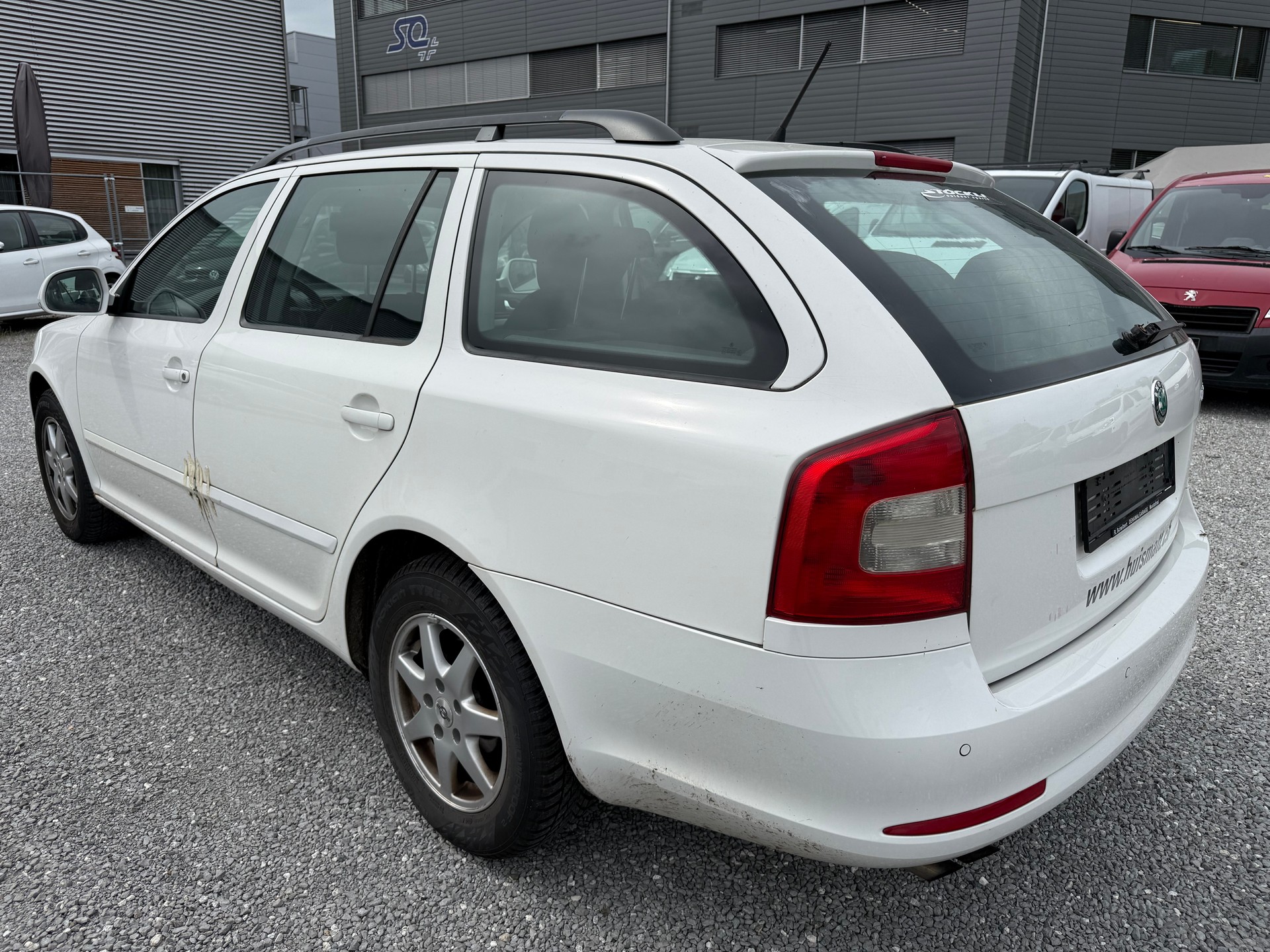 SKODA Octavia Combi 1.6 TDI Swiss Adventure 4x4-image-2