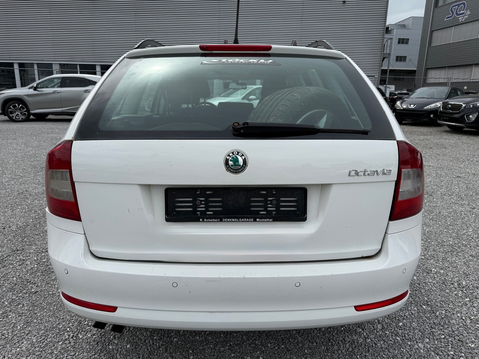 SKODA Octavia Combi 1.6 TDI Swiss Adventure 4x4-image-3