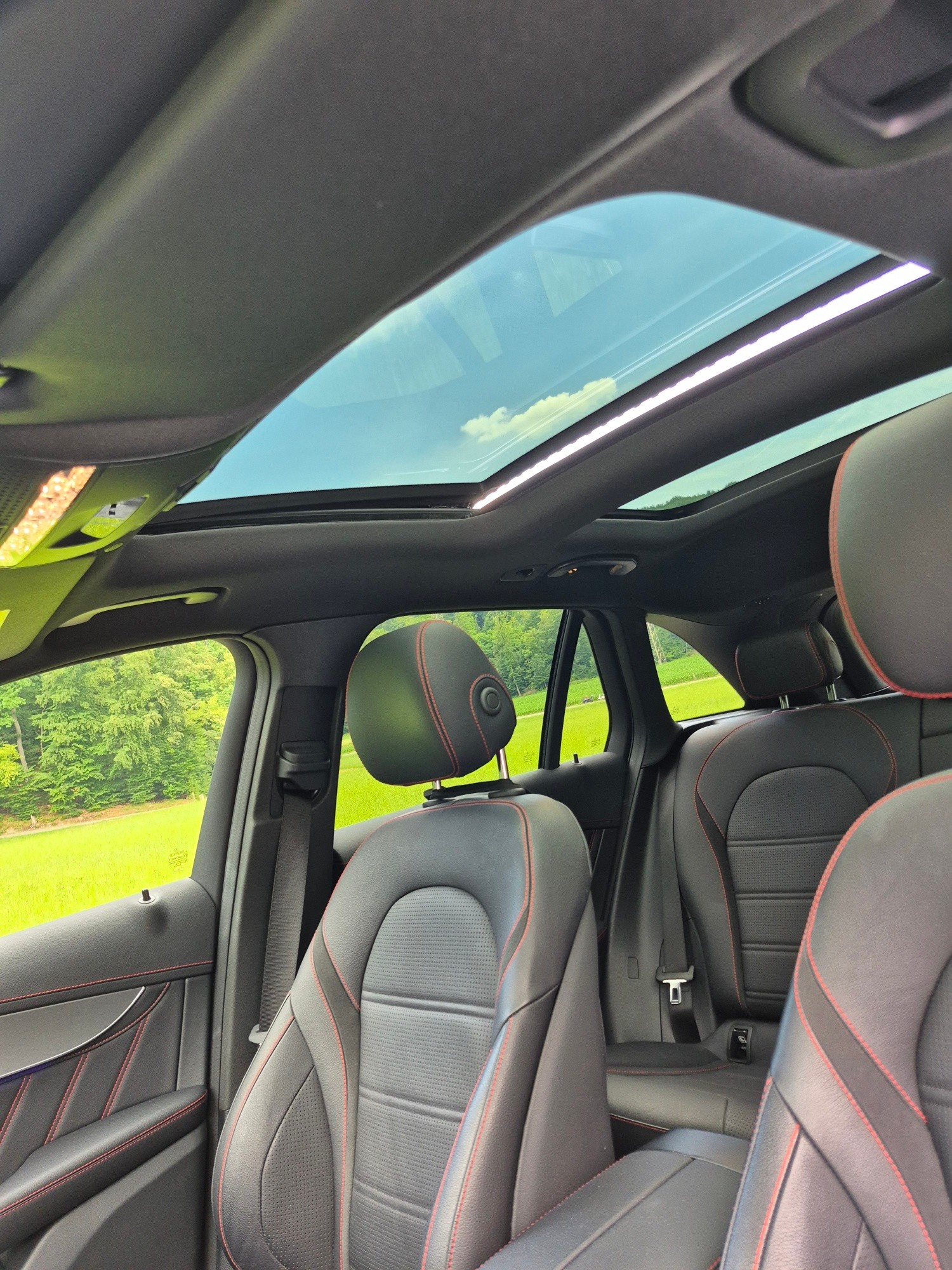 MERCEDES-BENZ GLC 220 d AMG Line 4m-image-11