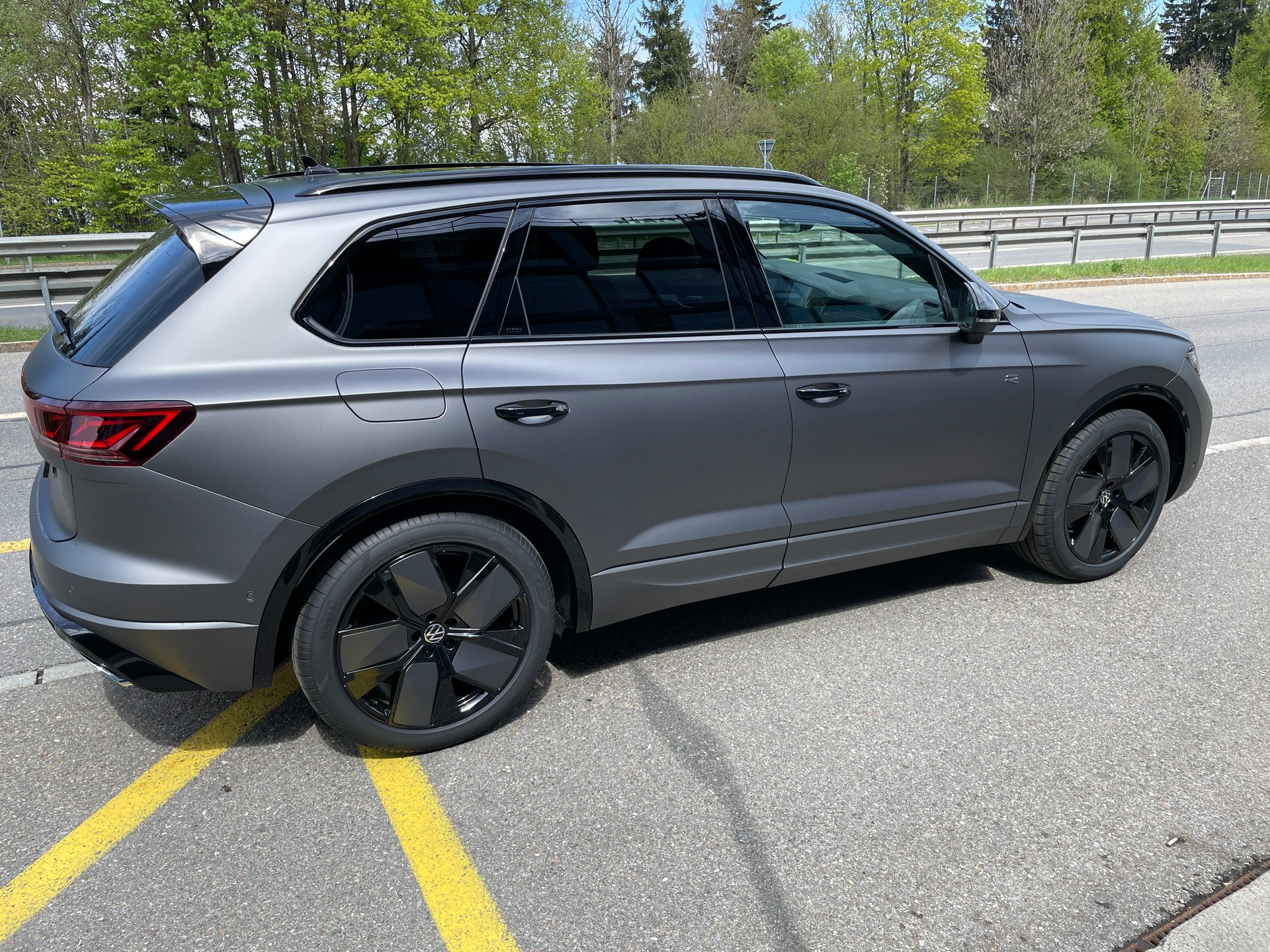 VW Touareg 3.0 TDI R-Line Final Edition Tiptronic, VOLLAUSSTATTUNG-image-4