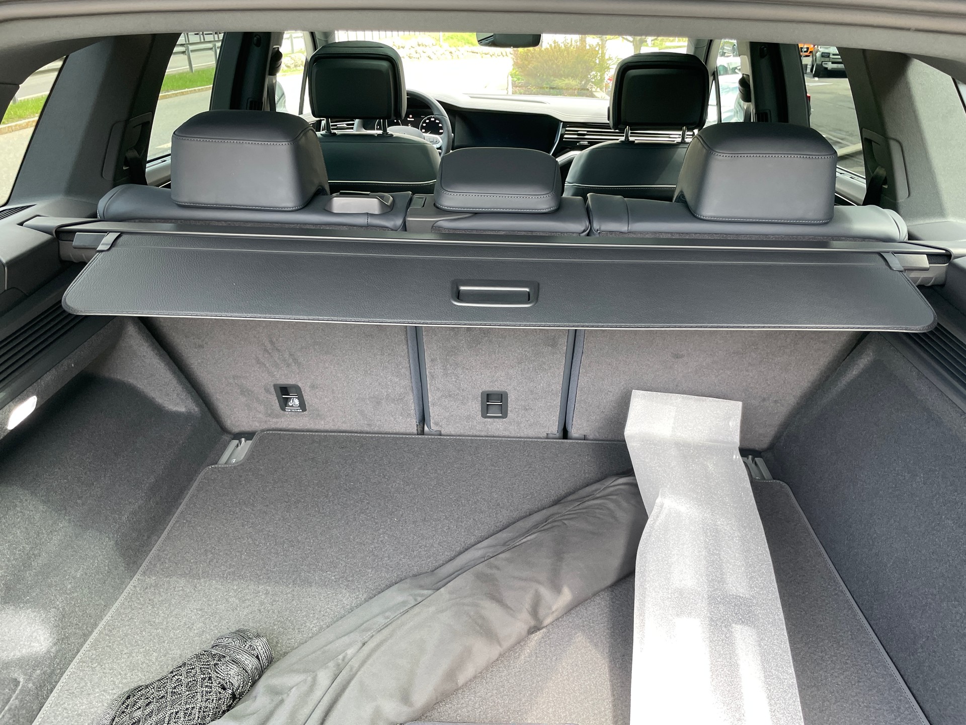 VW Touareg 3.0 TDI R-Line Final Edition Tiptronic, VOLLAUSSTATTUNG-image-9