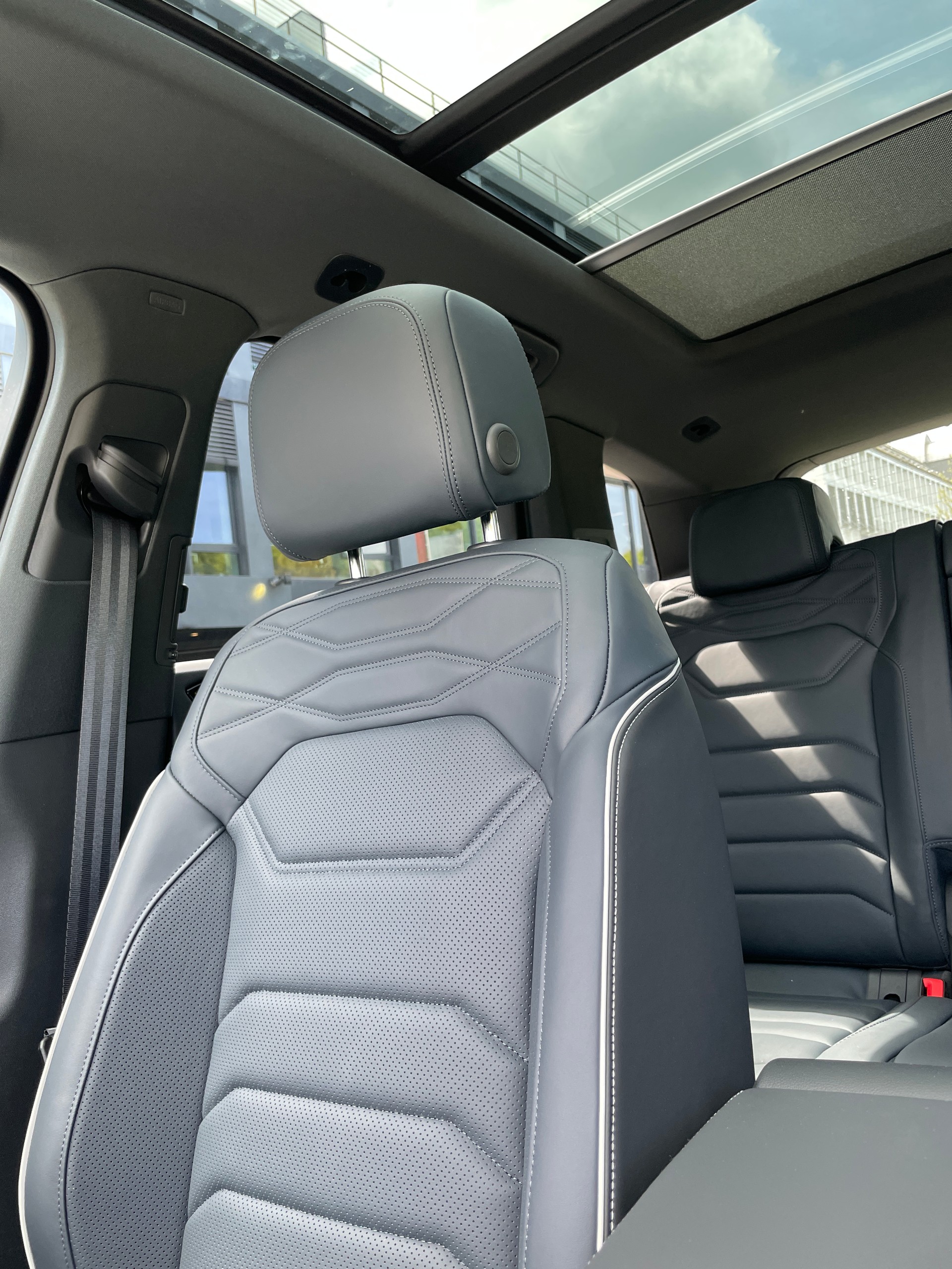 VW Touareg 3.0 TDI R-Line Final Edition Tiptronic, VOLLAUSSTATTUNG-image-28
