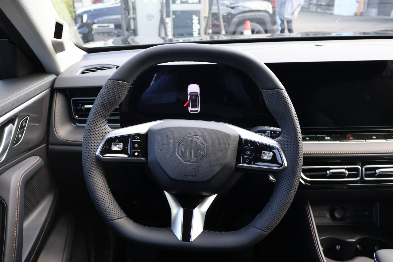MG HS 1.5 Hybrid Luxury-image-8