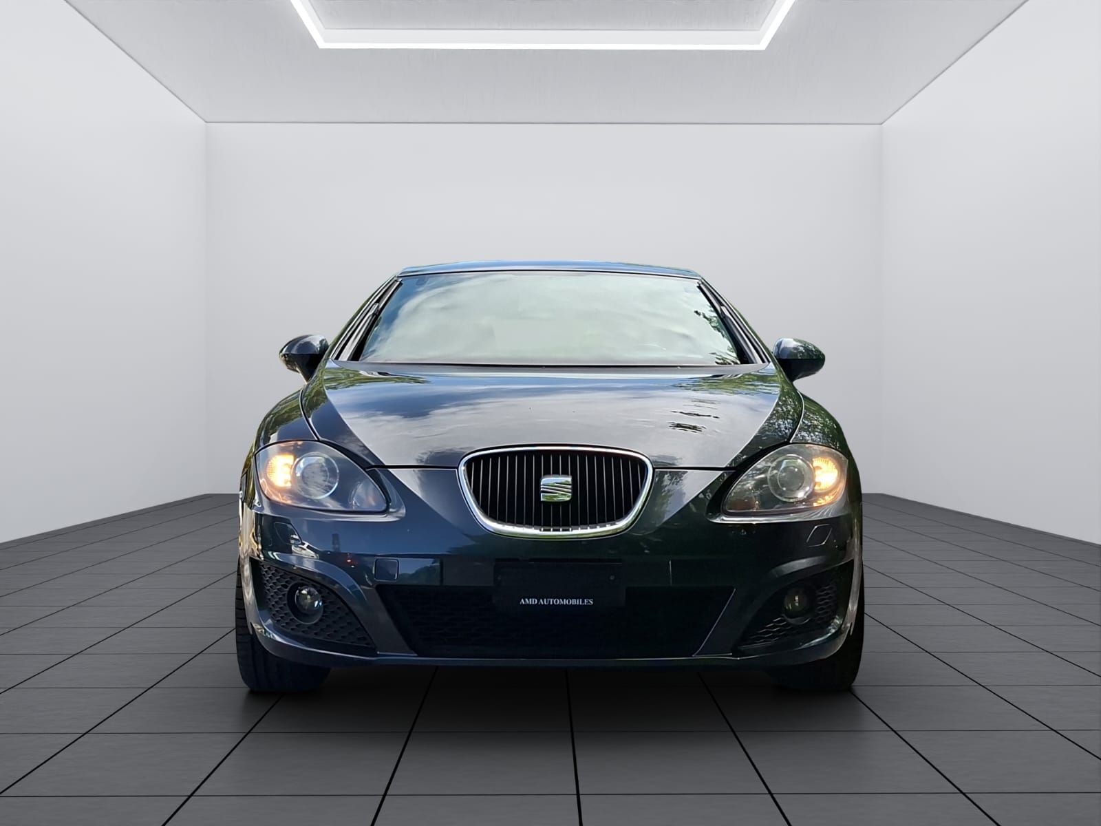 SEAT Leon 1.8 TSI Style DSG-showroom-element-1