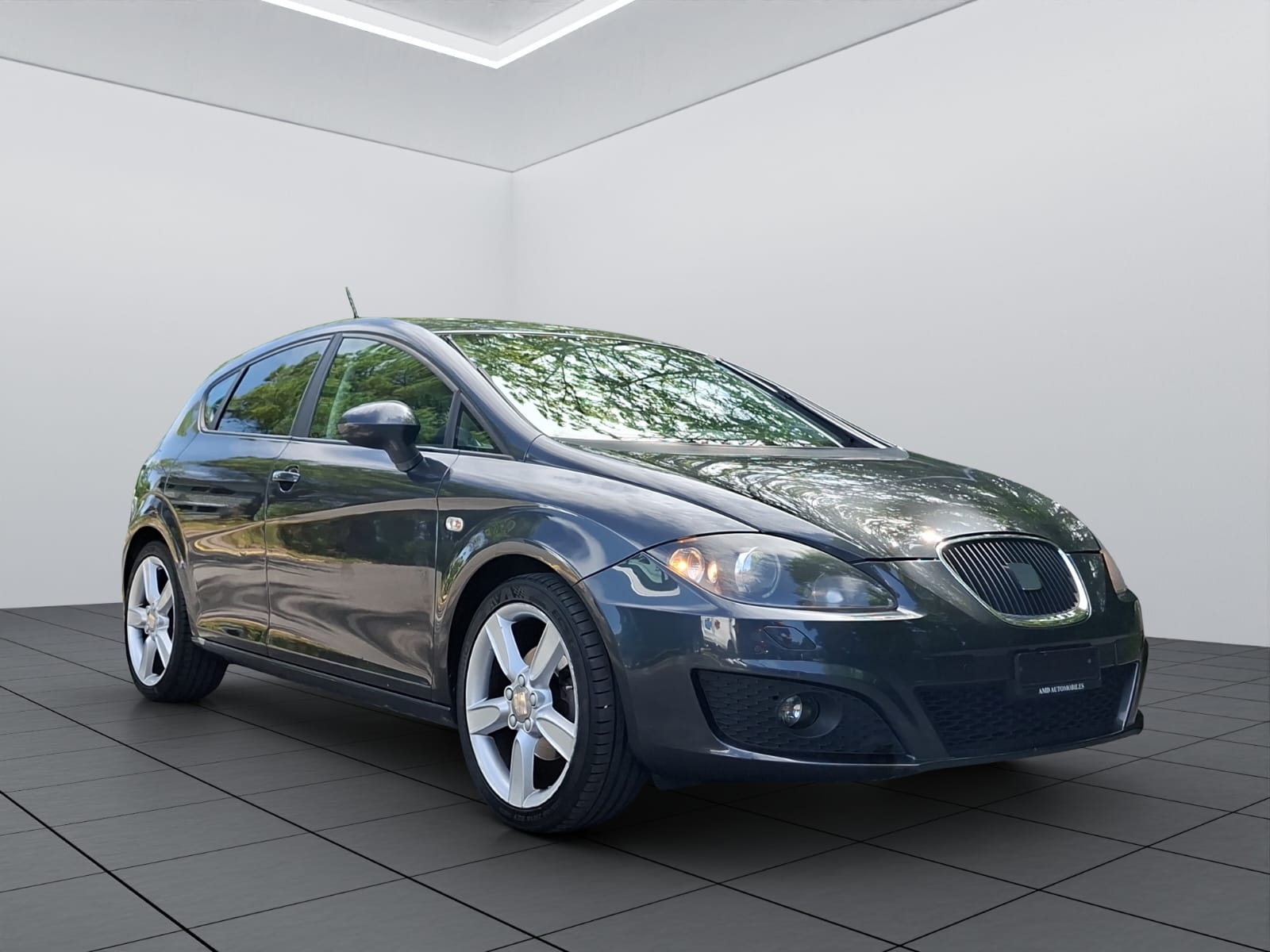 SEAT Leon 1.8 TSI Style DSG-showroom-element-2