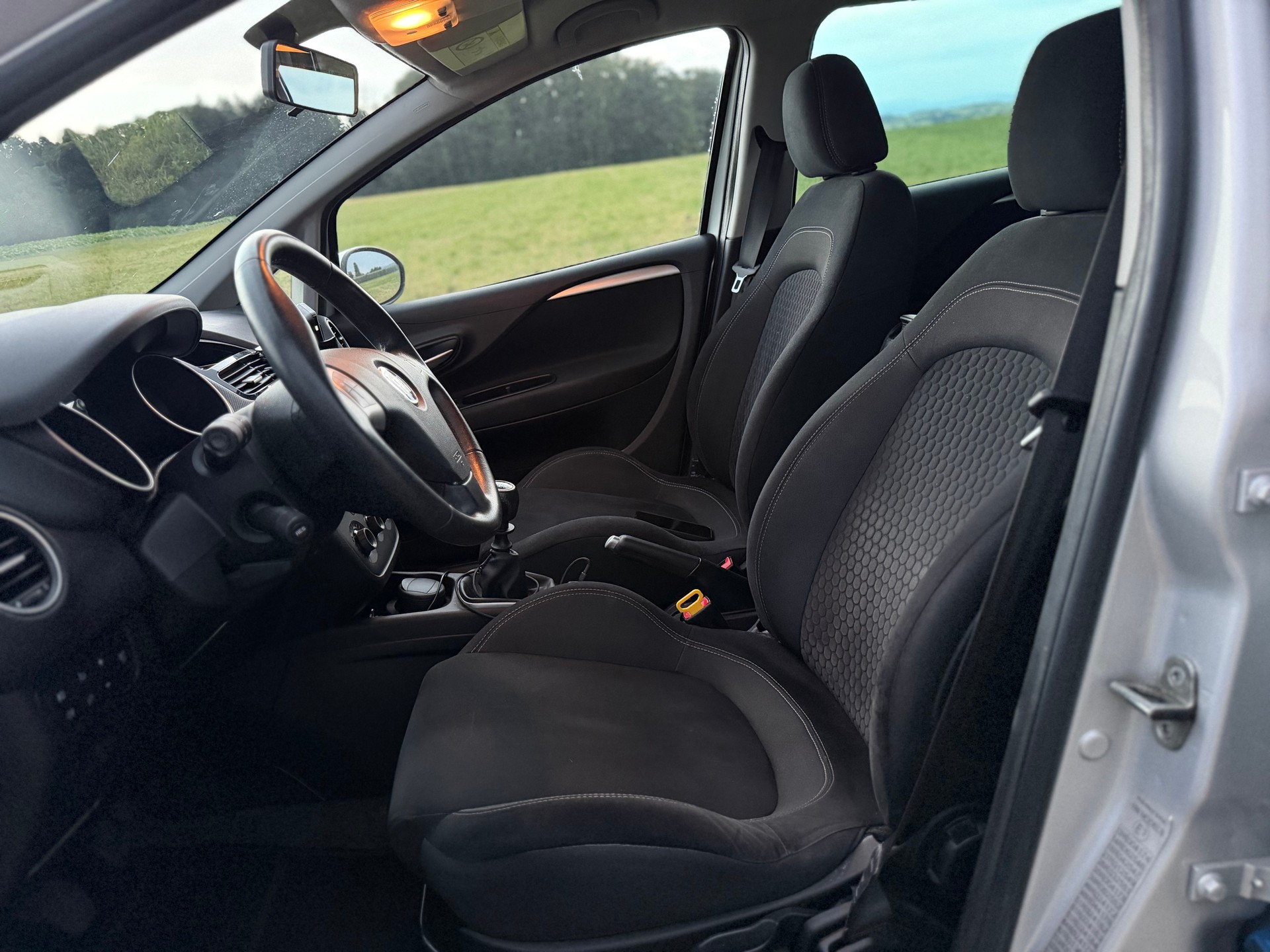 FIAT Punto 0.9 Twinair MYSTYLE | MFK | frisch Service | Klima | Bluetooth | USB | 1.Hand |-image-9