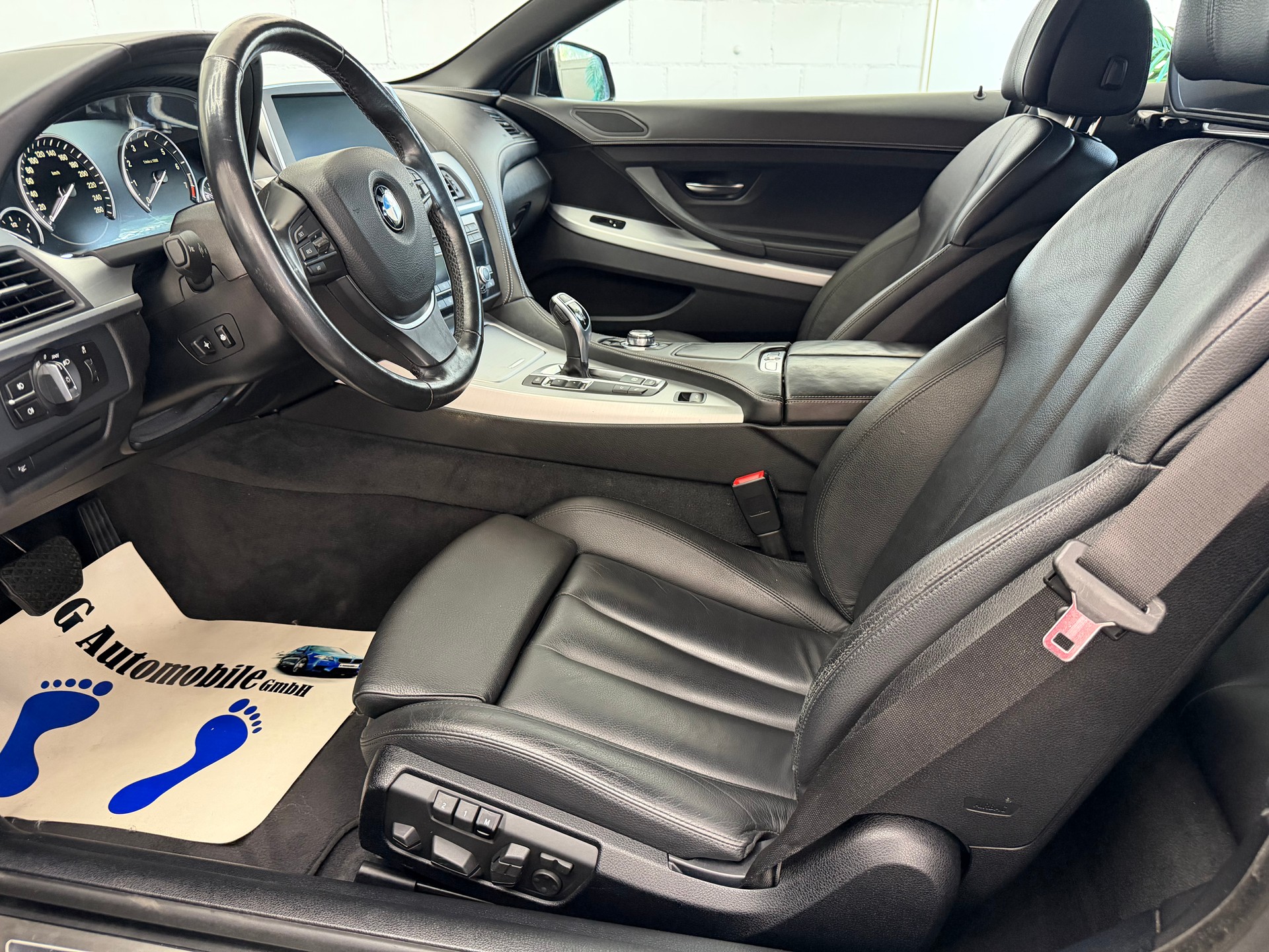 BMW 650i Cabrio-image-12