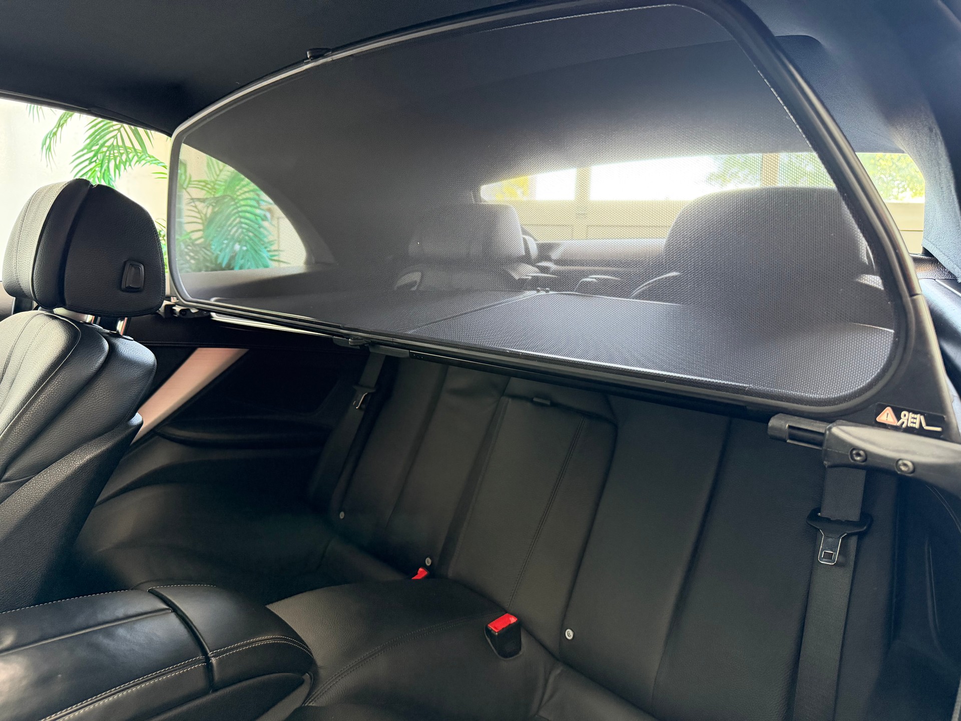 BMW 650i Cabrio-image-18