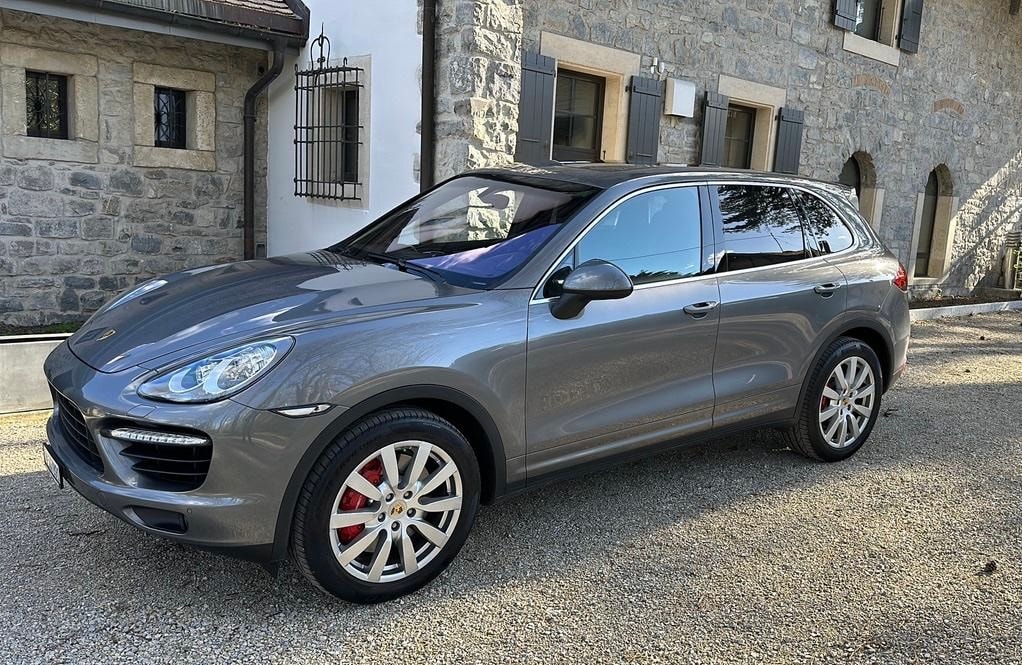 PORSCHE Cayenne Turbo-image-5