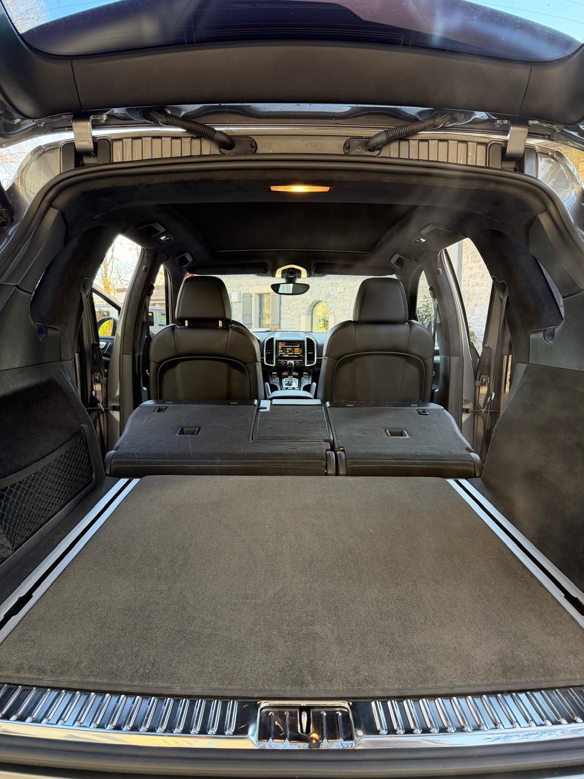 PORSCHE Cayenne Turbo-image-12