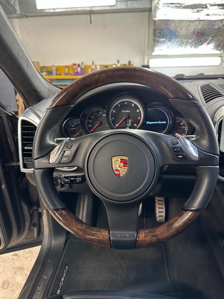 PORSCHE Cayenne Turbo-image-10