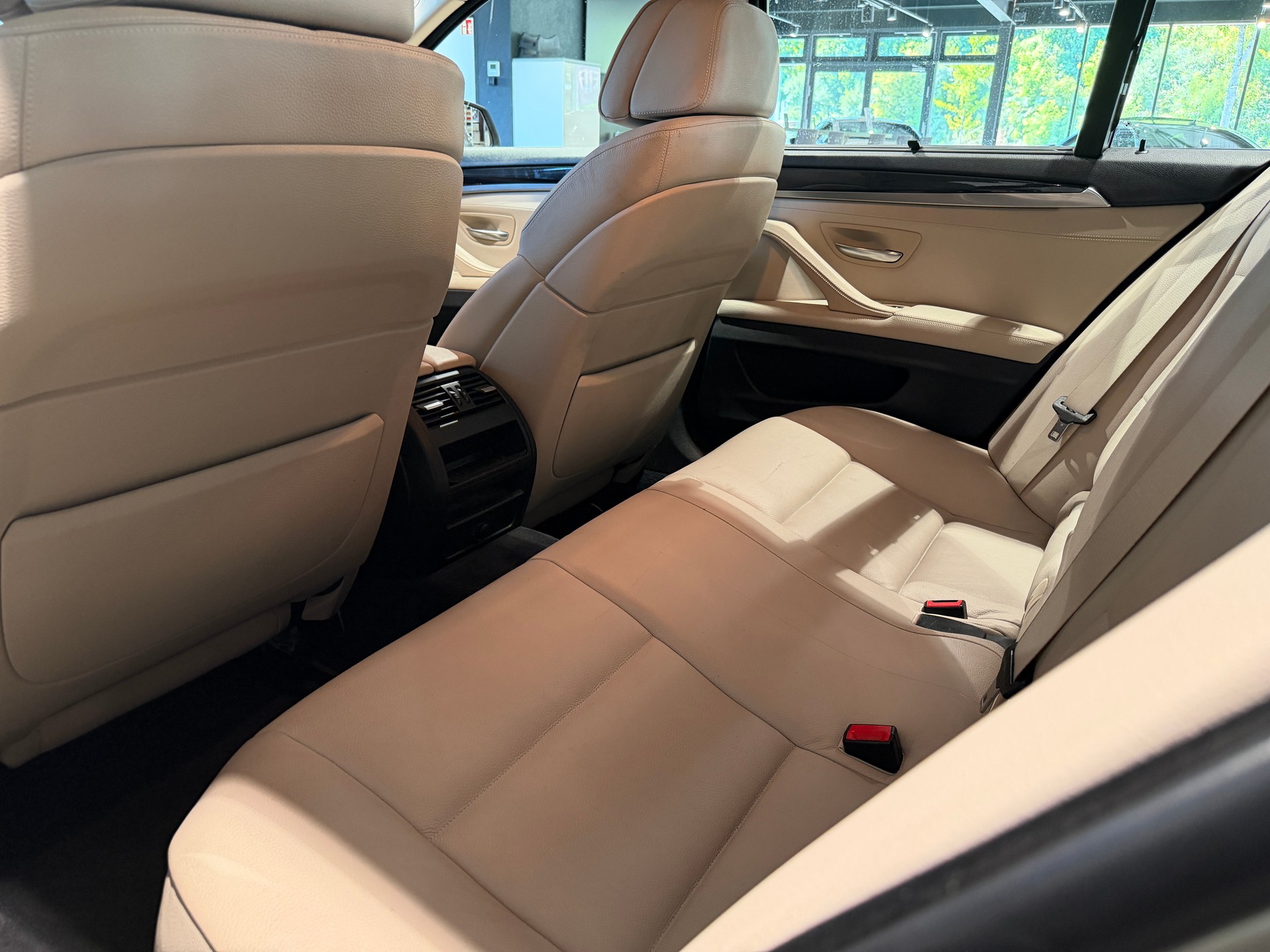 BMW 528i Touring Steptronic-image-16