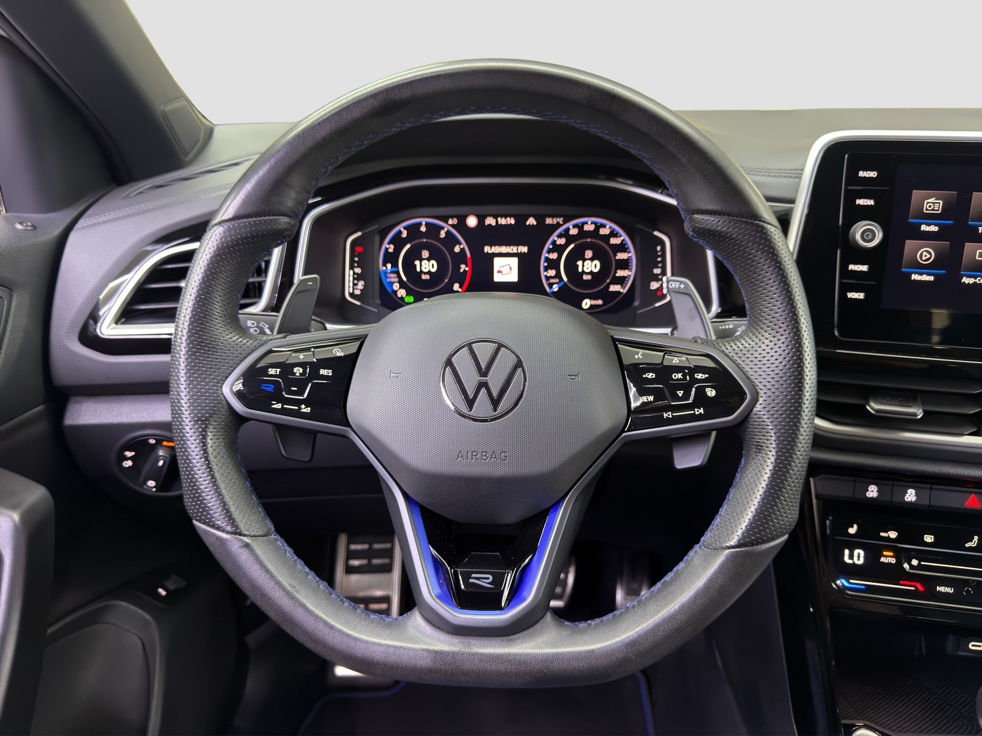 VW T-Roc 2.0 TSI R DSG 4Motion-image-9