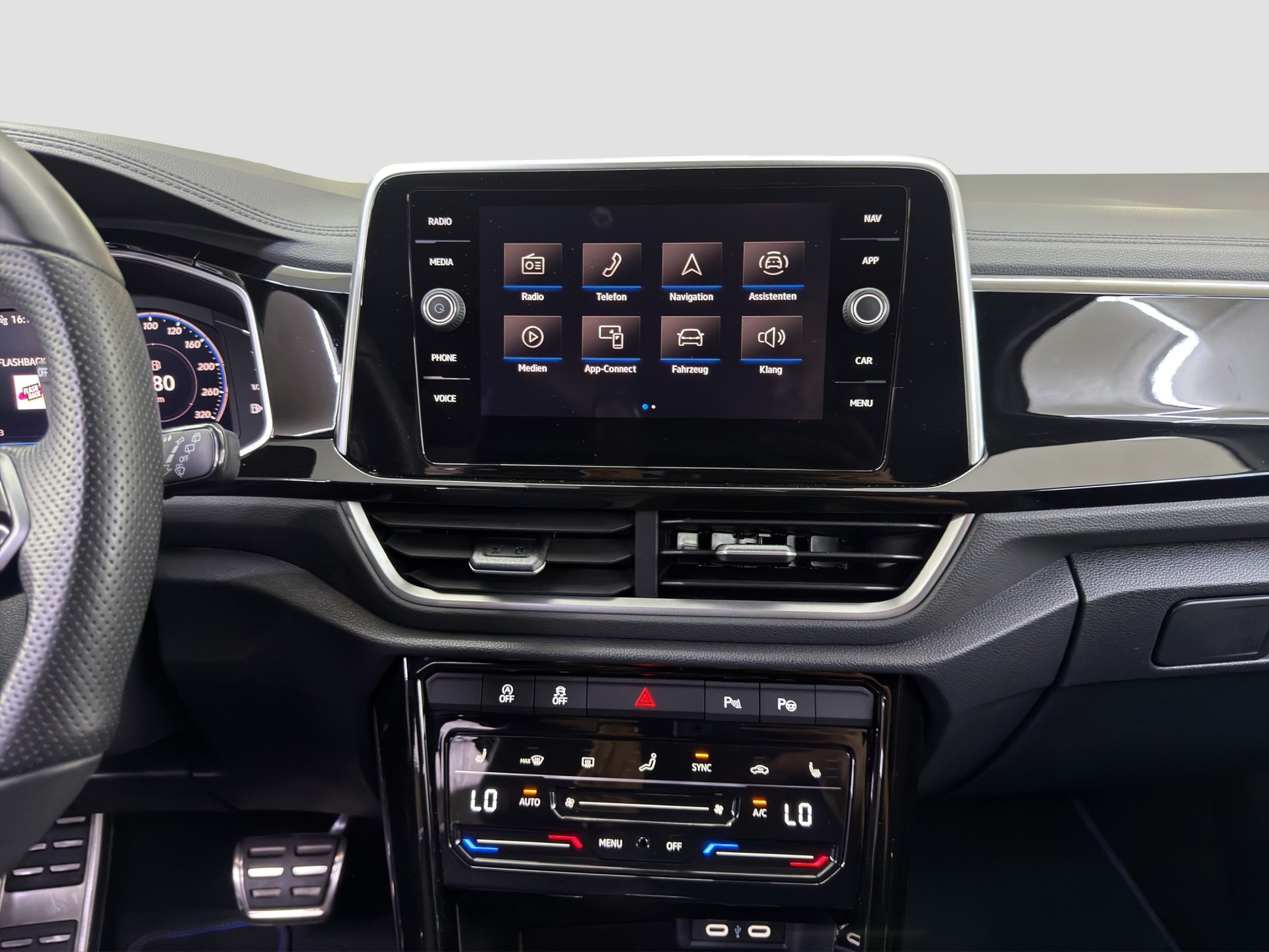 VW T-Roc 2.0 TSI R DSG 4Motion-image-7