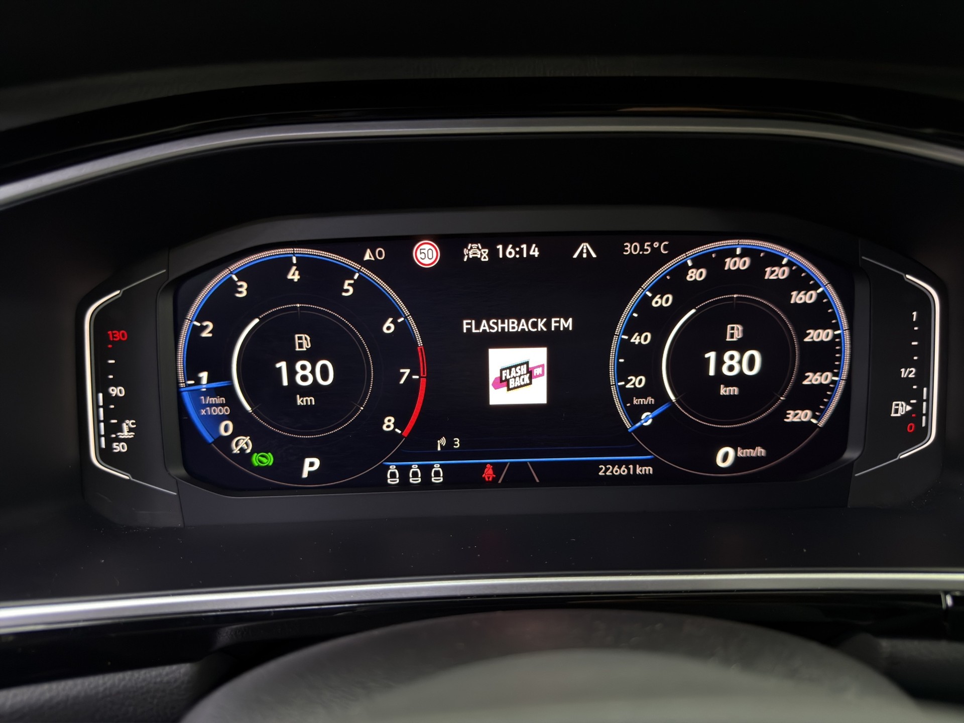 VW T-Roc 2.0 TSI R DSG 4Motion-image-10