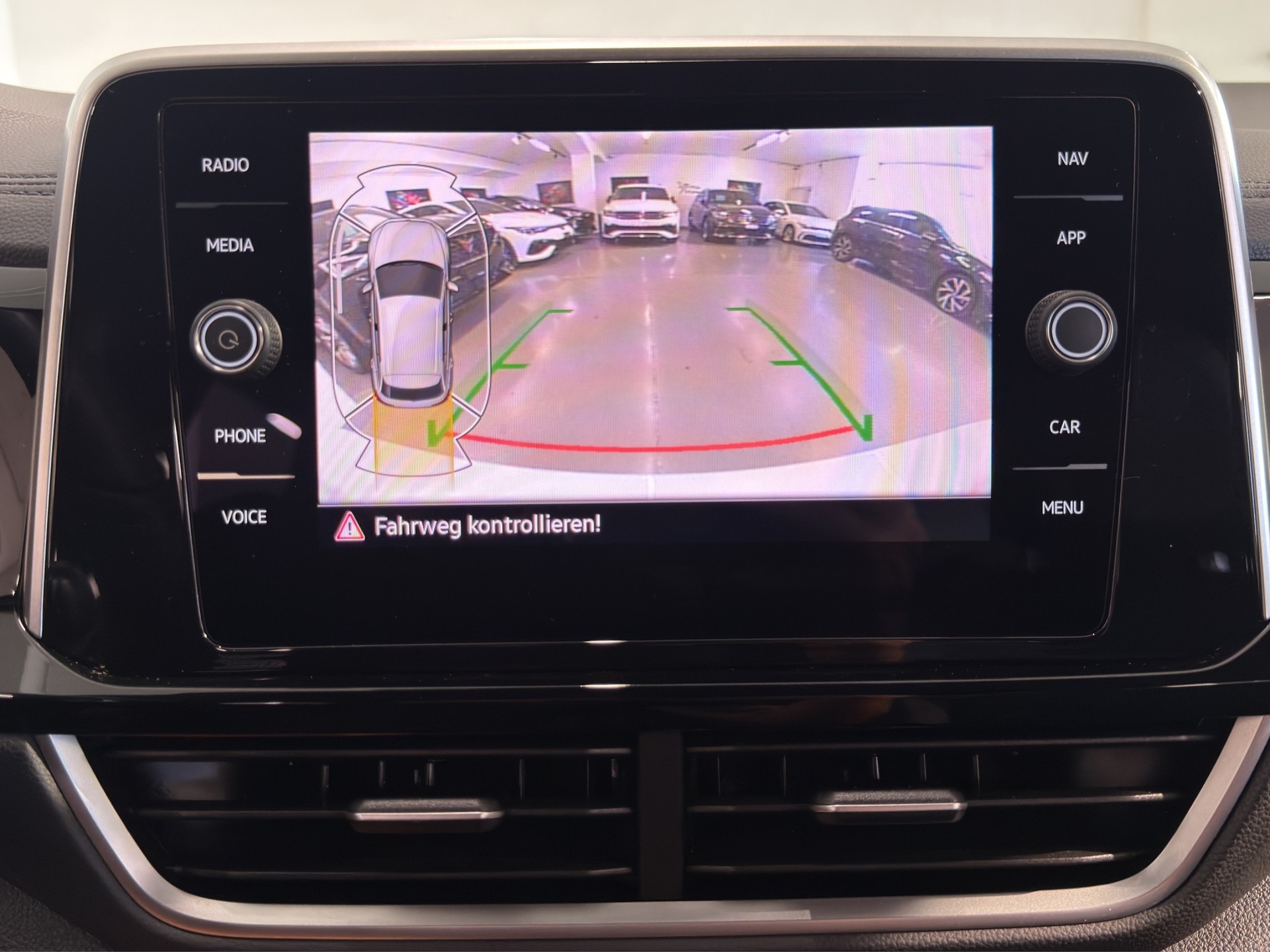 VW T-Roc 2.0 TSI R DSG 4Motion-image-15