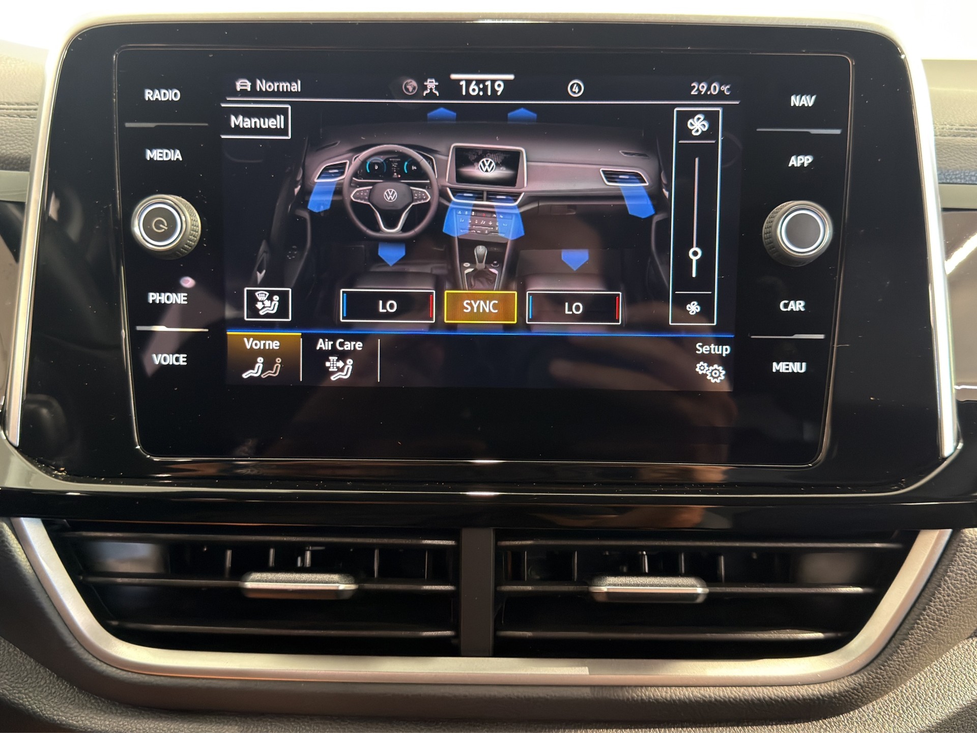 VW T-Roc 2.0 TSI R DSG 4Motion-image-26