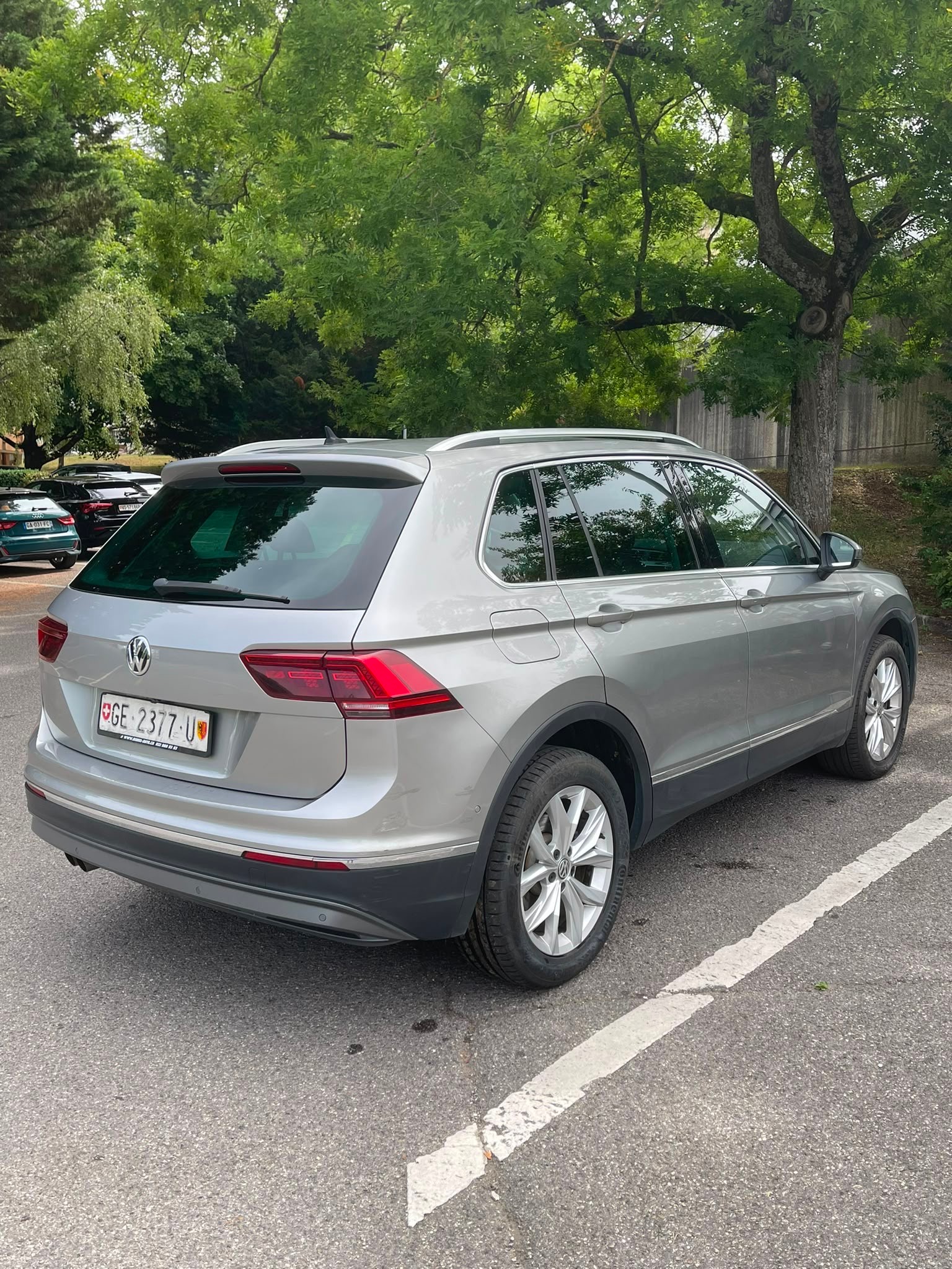VW Tiguan 2.0TSI Highline 4Motion DSG-showroom-element-1