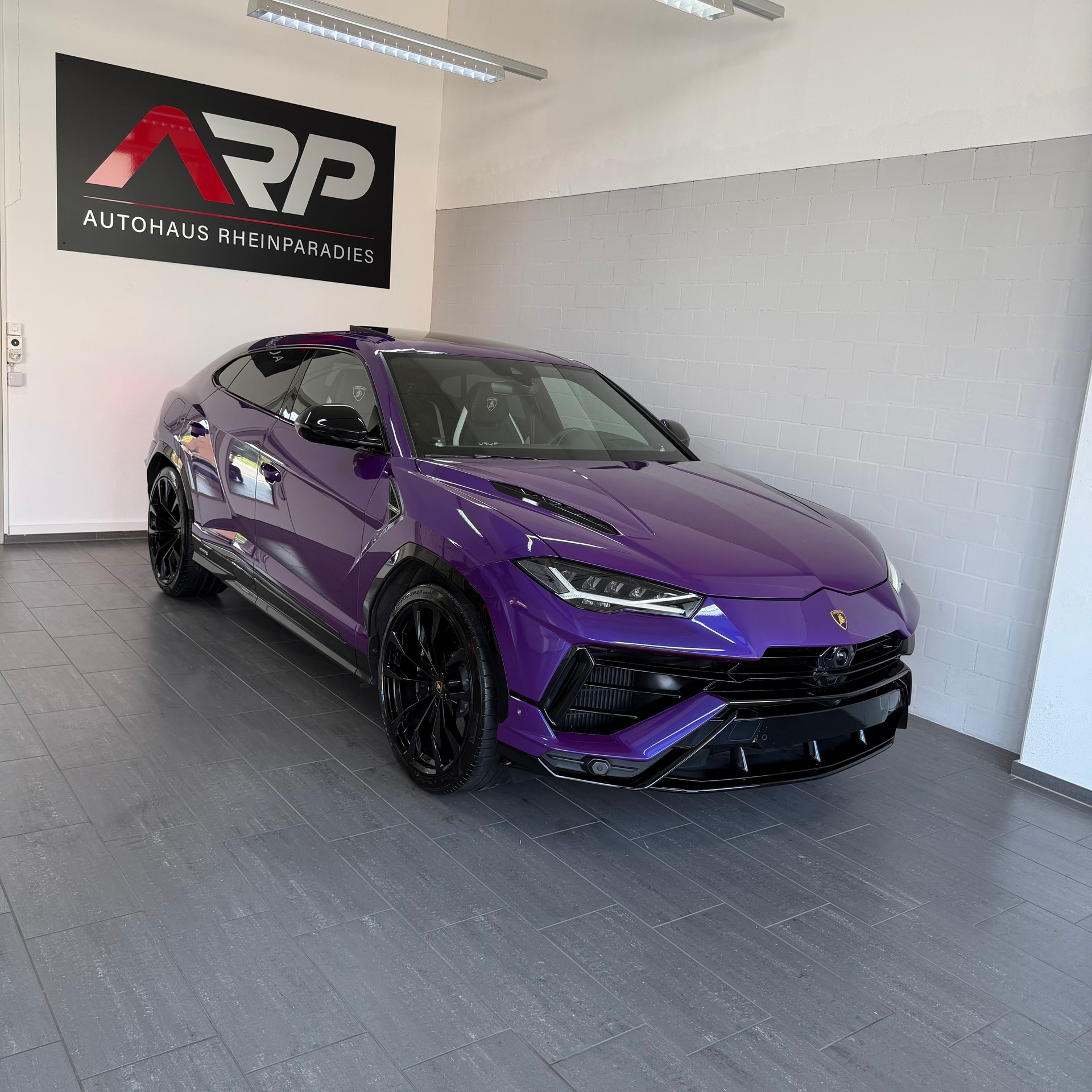 LAMBORGHINI Urus S E-Gear * GratisServ. * VIOLA MITHRAS * AKRAPOVIC * PANO * MASSAGE * B&O 3D * 360 Grad *