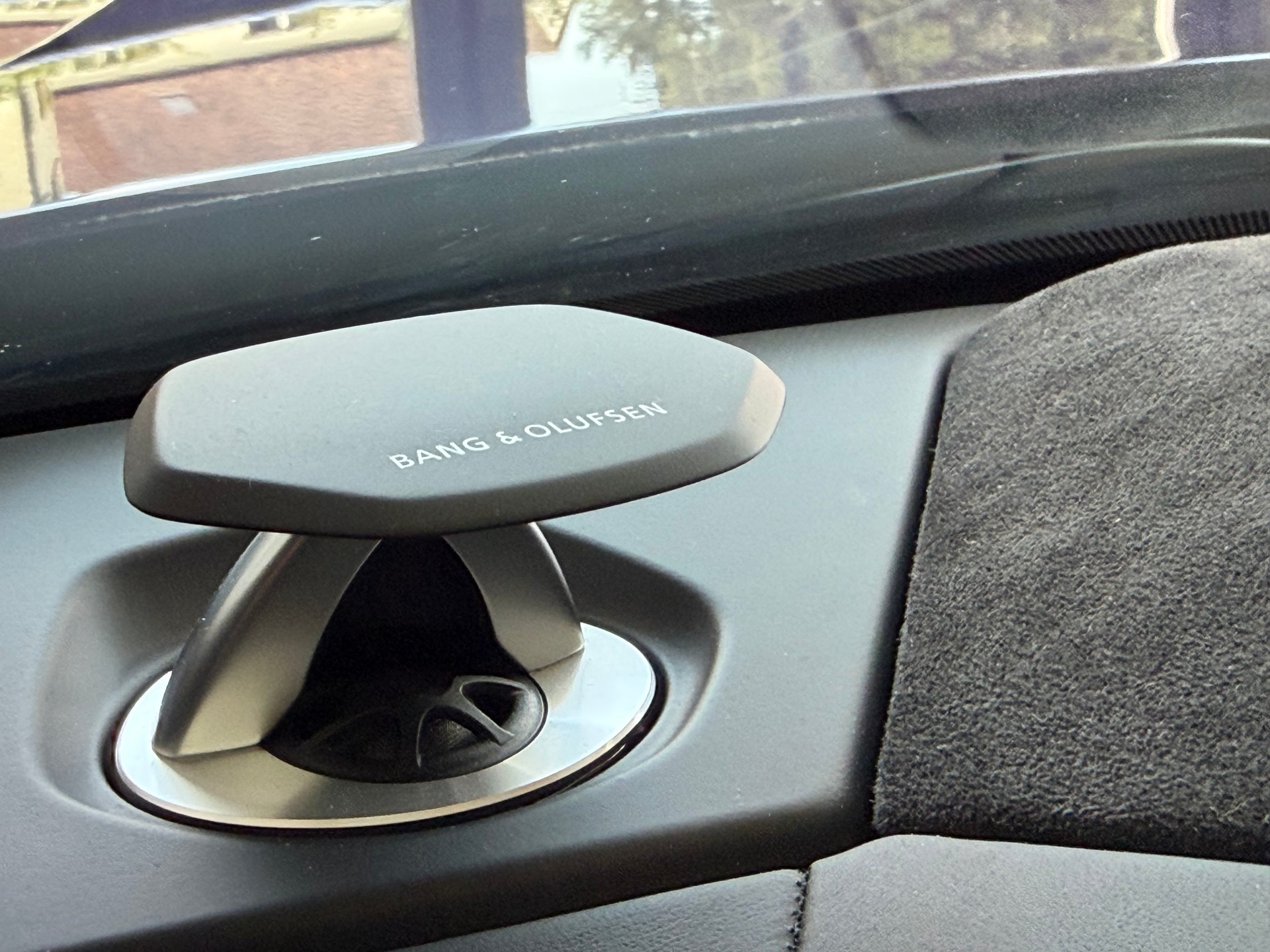 LAMBORGHINI Urus S E-Gear * GratisServ. * VIOLA MITHRAS * AKRAPOVIC * PANO * MASSAGE * B&O 3D * 360 Grad *-image-12