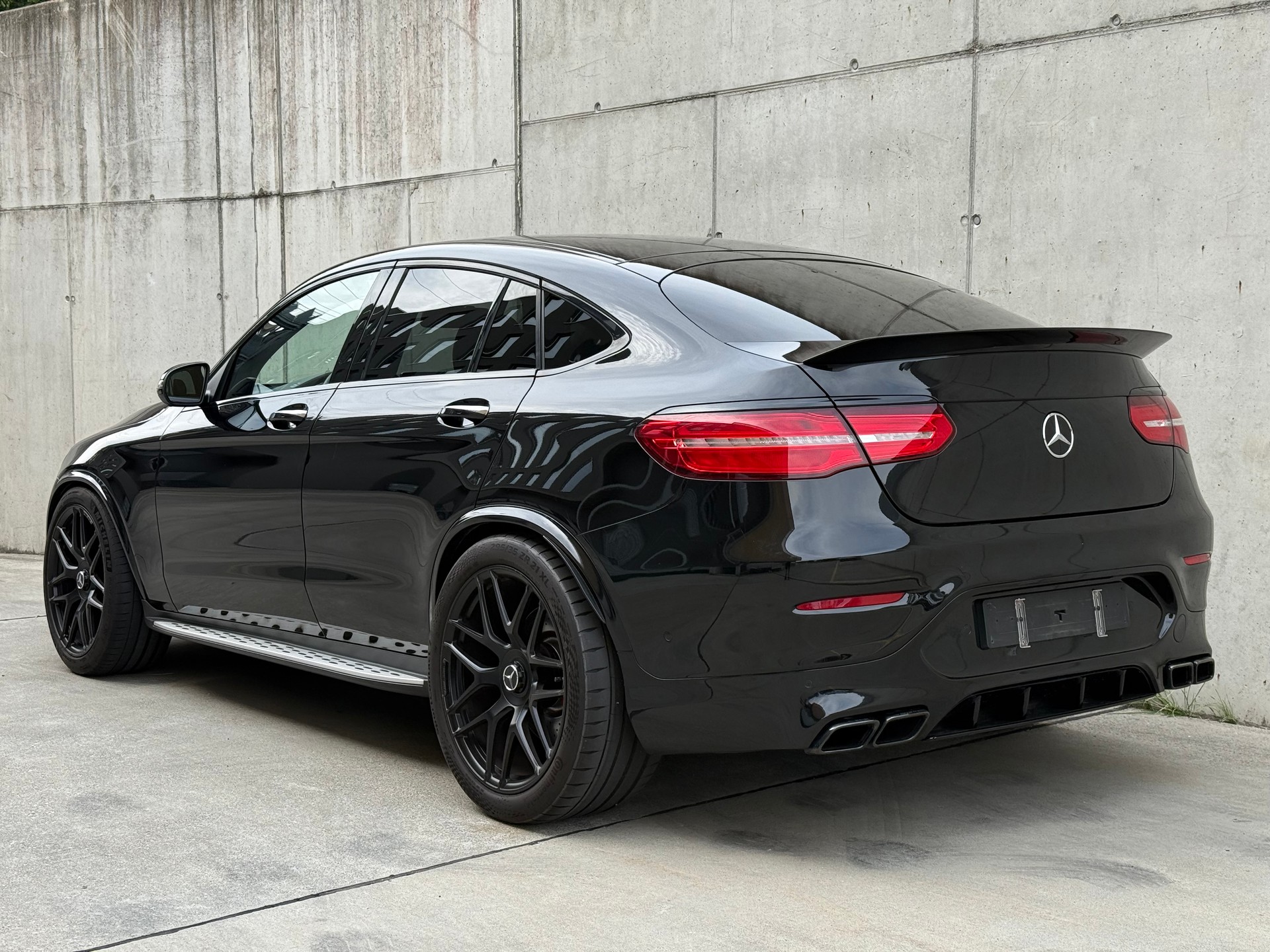 MERCEDES-BENZ GLC Coupé 63 S AMG 4Matic+ 9G-Tronic-showroom-element-2