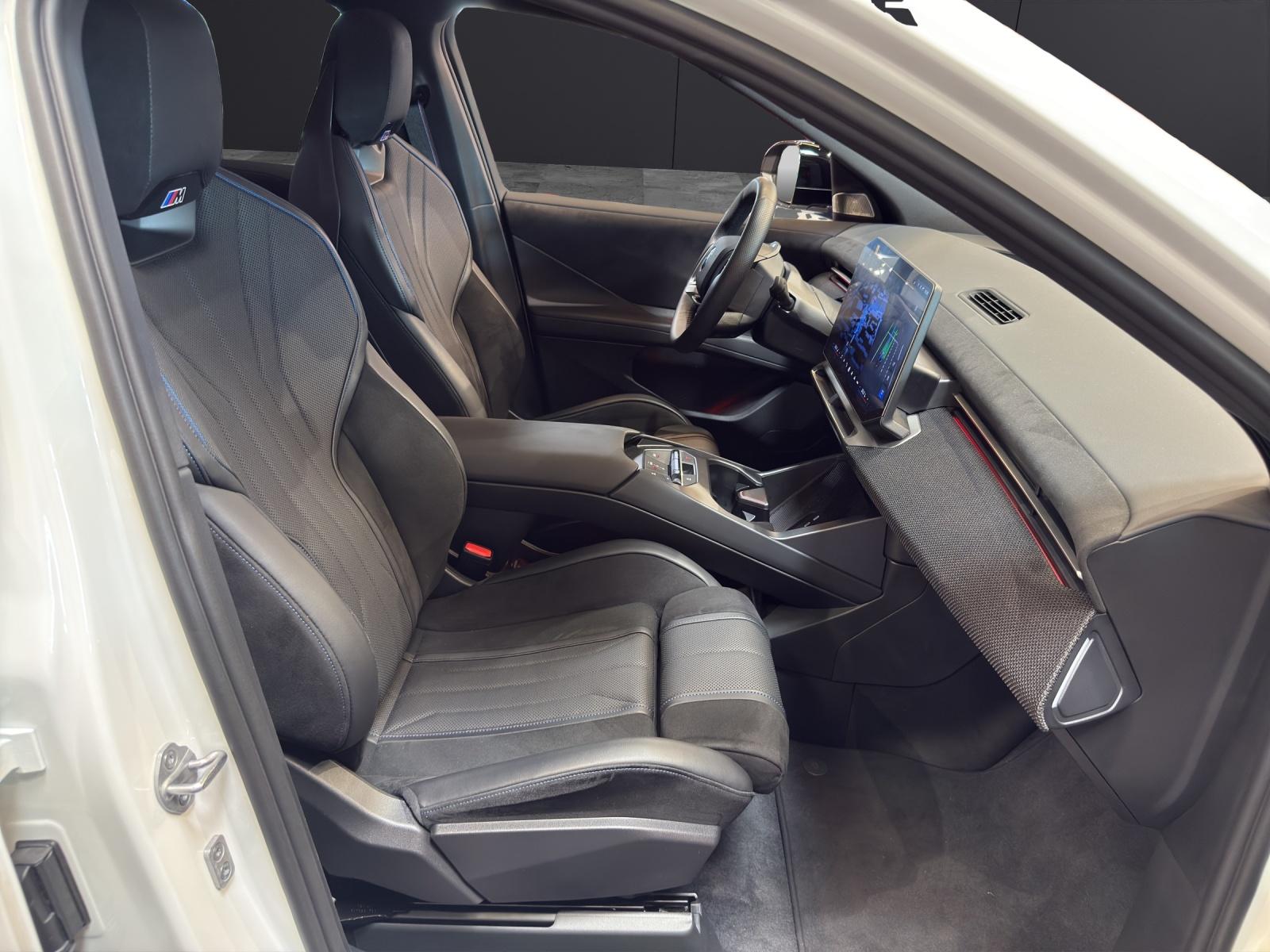 BMW iX3 50 xDrive-image-19