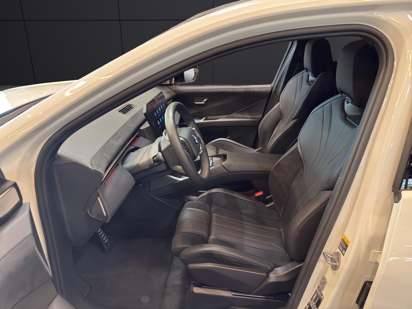 BMW iX3 50 xDrive-image-9