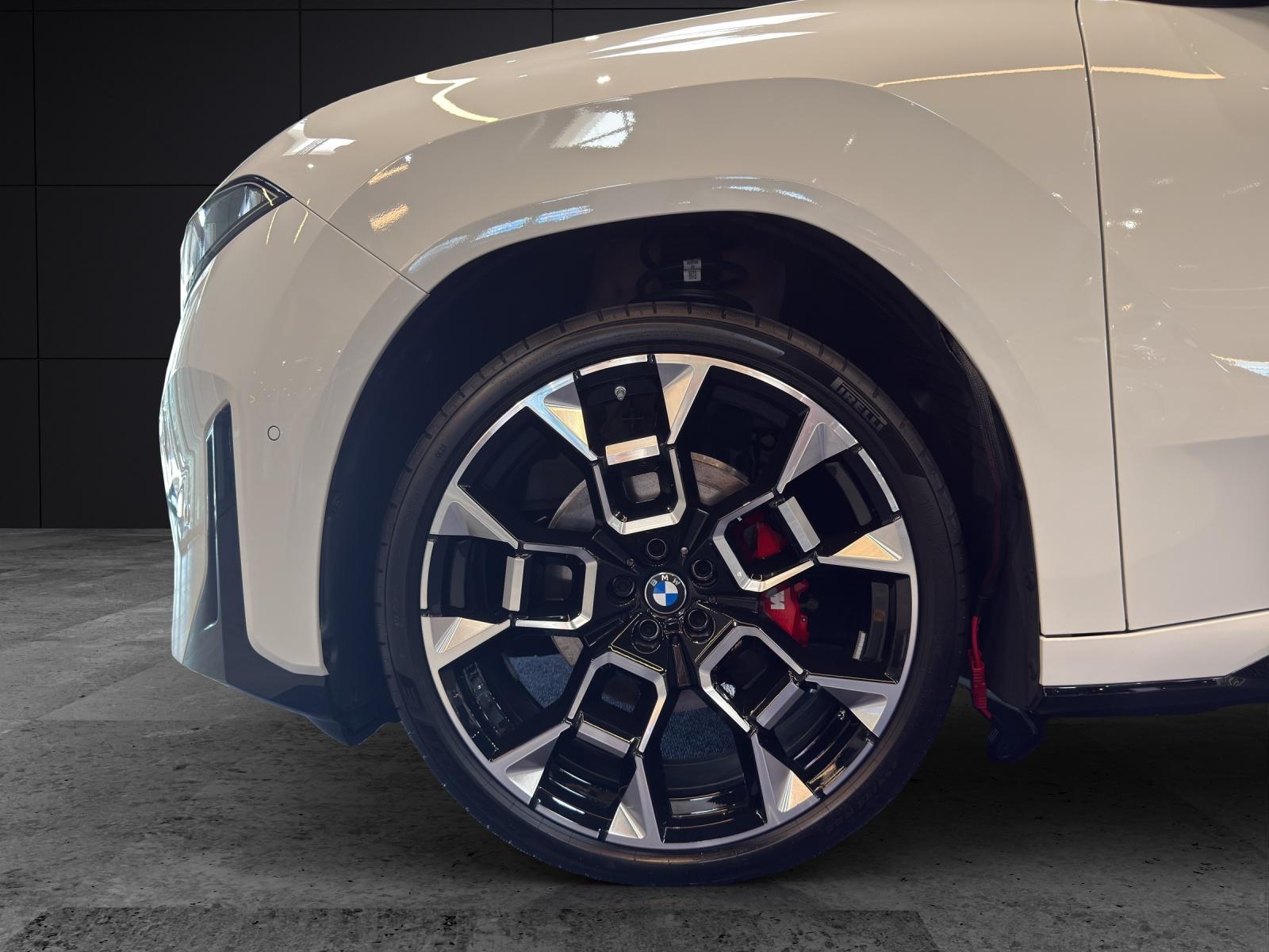 BMW iX3 50 xDrive-image-8