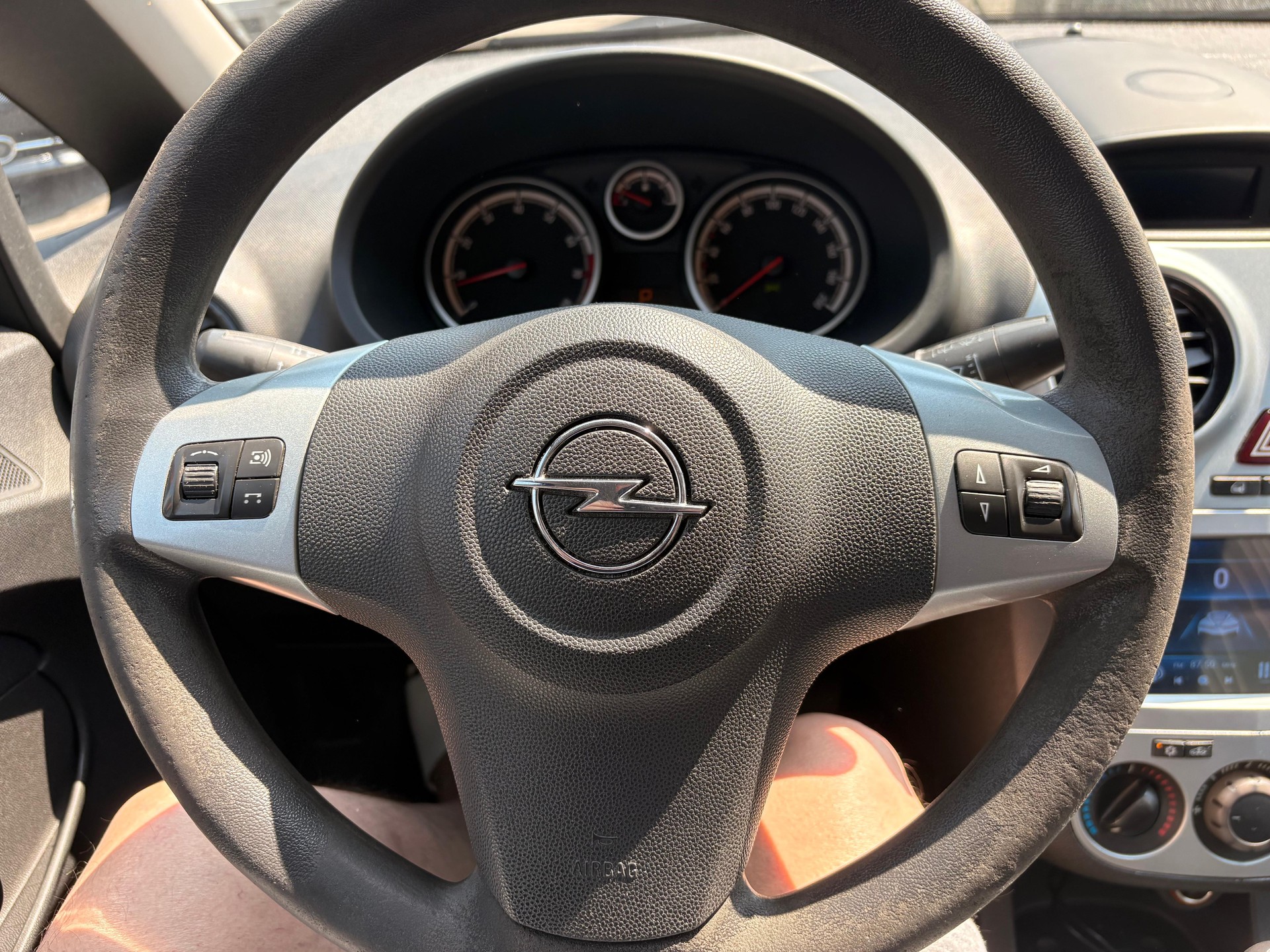 OPEL Corsa 1.4 TP Enjoy-image-6