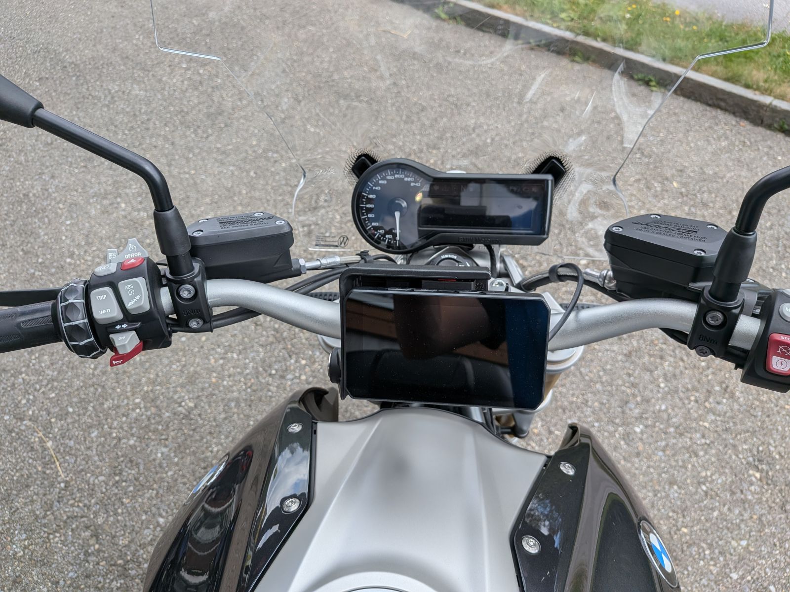 BMW R 1200 R ABS-image-6