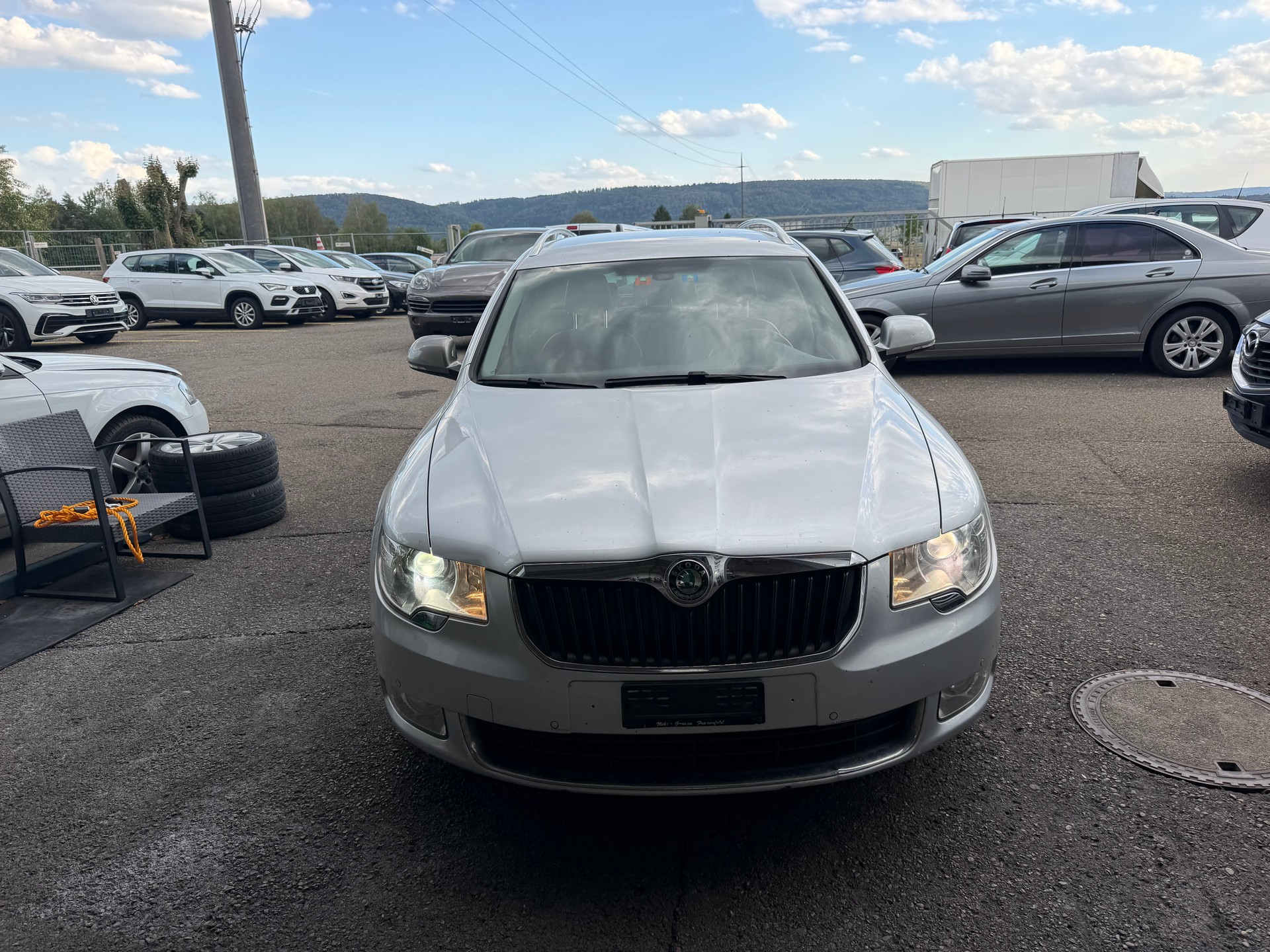 SKODA Superb Combi 1.8 TSI Elegance DSG-image-1