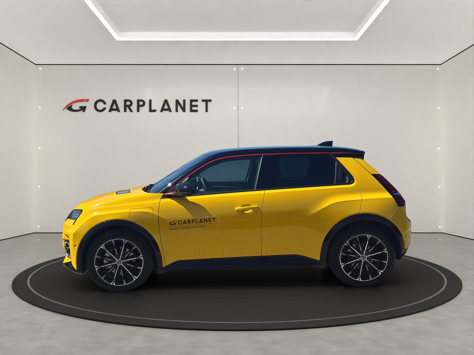 RENAULT R5 E-Tech Comfort Range iconic five-showroom-element-2