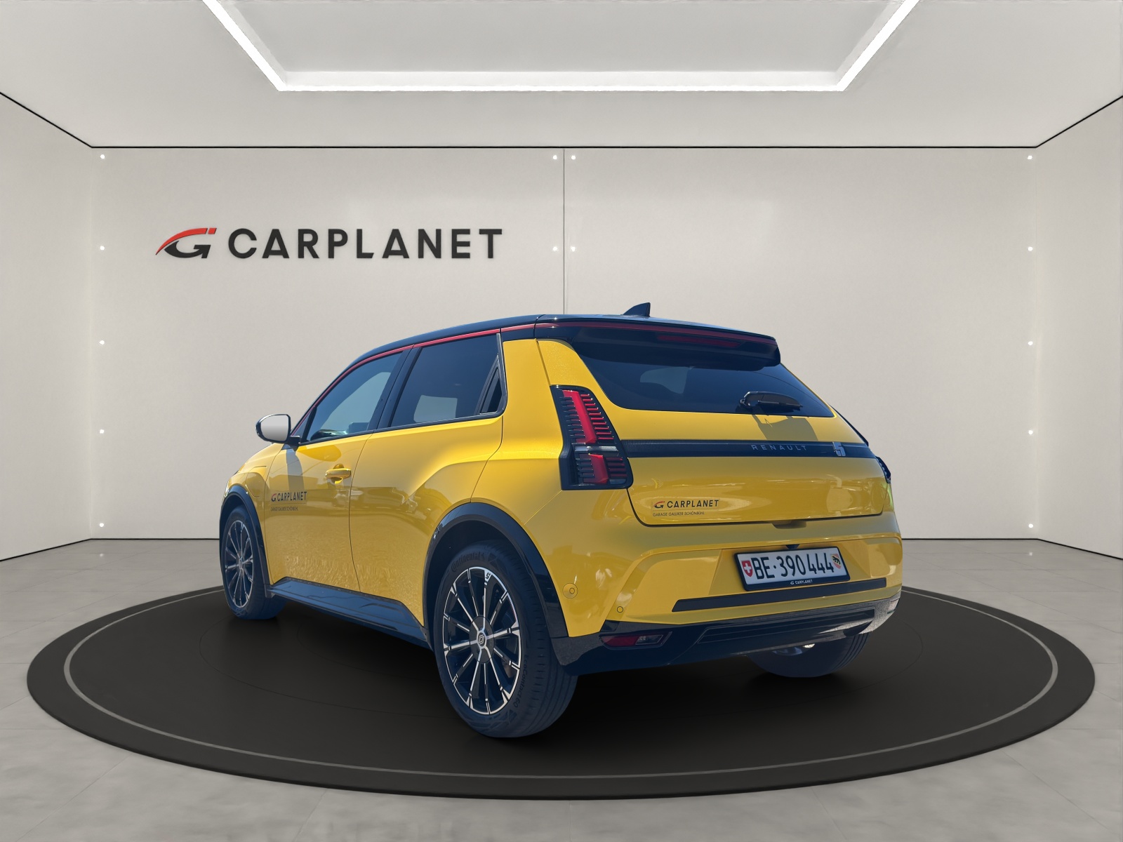 RENAULT R5 E-Tech Comfort Range iconic five-showroom-element-3