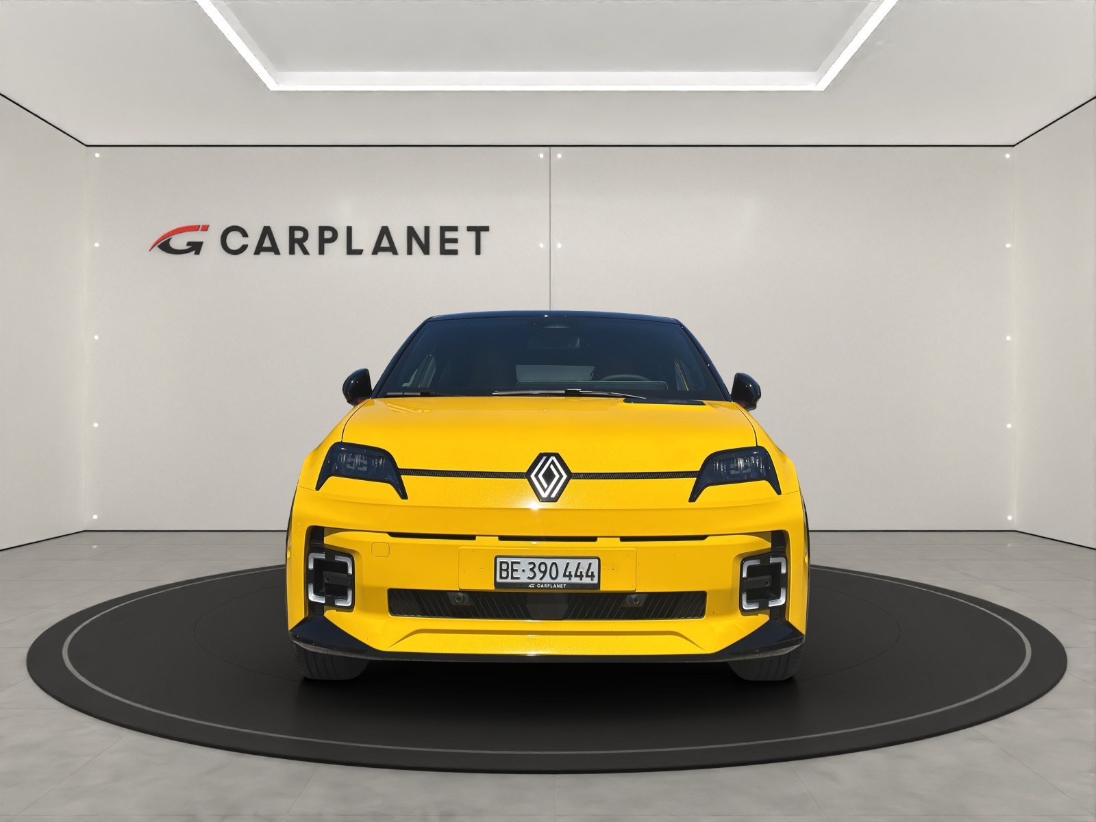 RENAULT R5 E-Tech Comfort Range iconic five-showroom-element-1