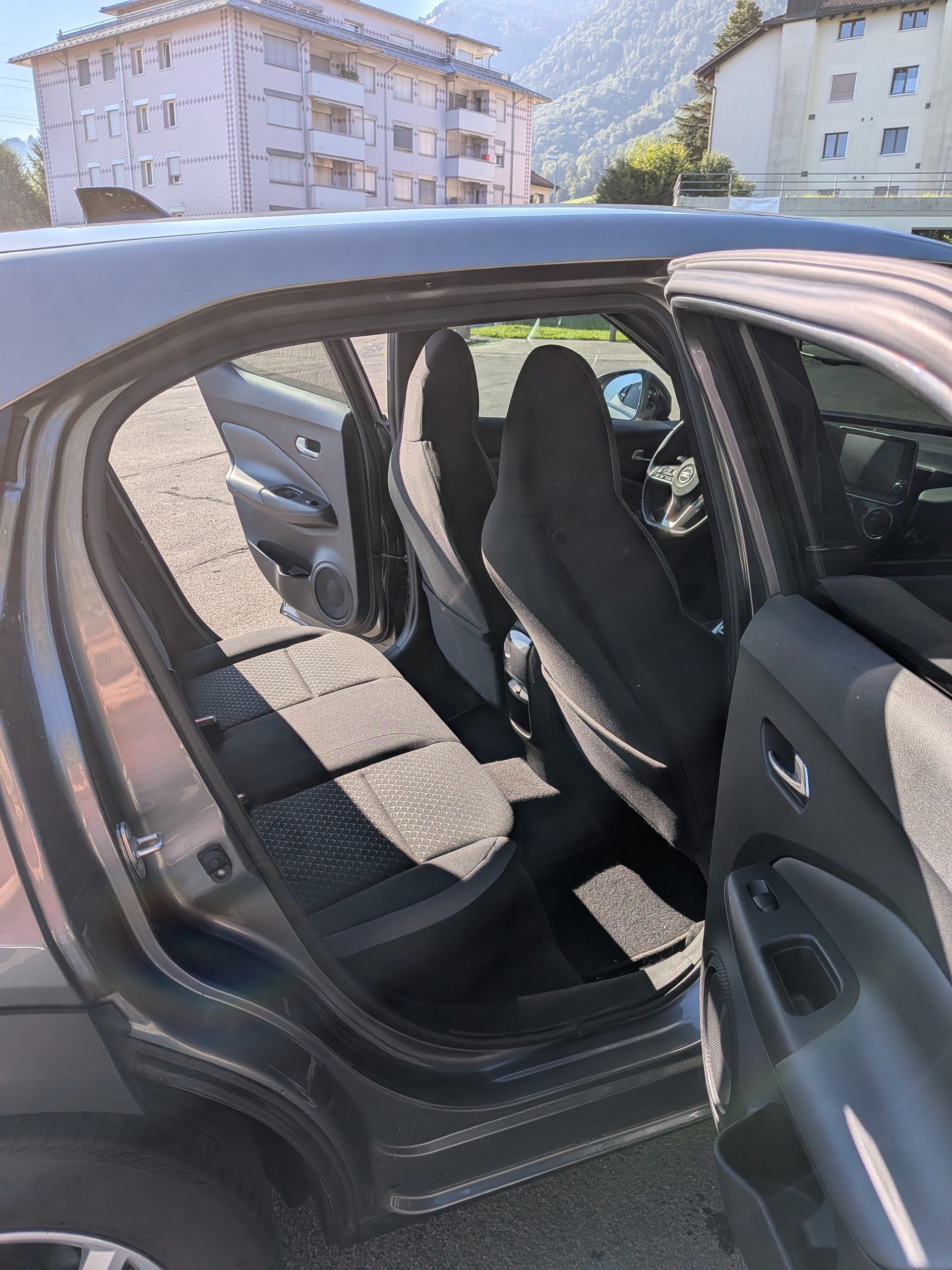NISSAN 1.0 DIG-T N-Connecta-image-9