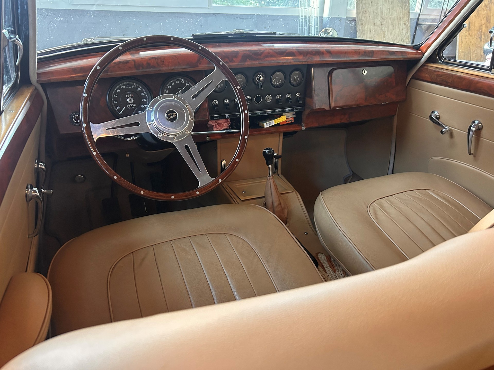 JAGUAR MK 2-image-3