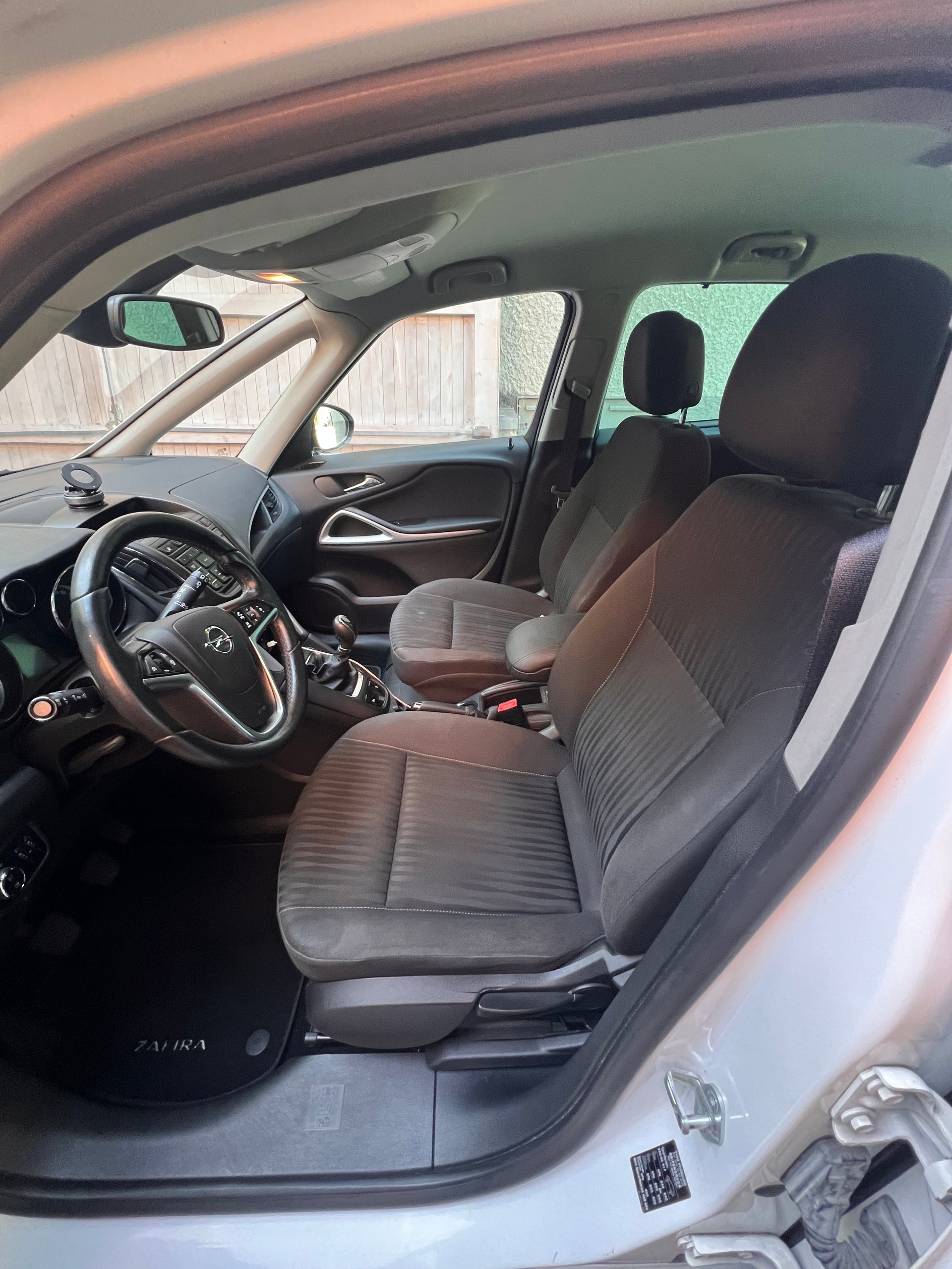 OPEL Zafira Tourer 1.6i 16V CNG Turbo Cosmo-image-7