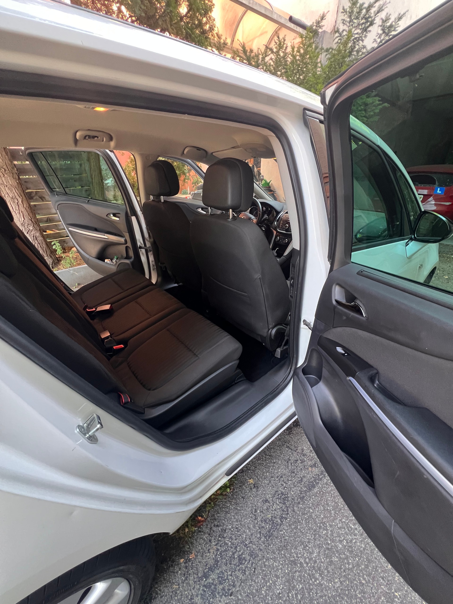 OPEL Zafira Tourer 1.6i 16V CNG Turbo Cosmo-image-11