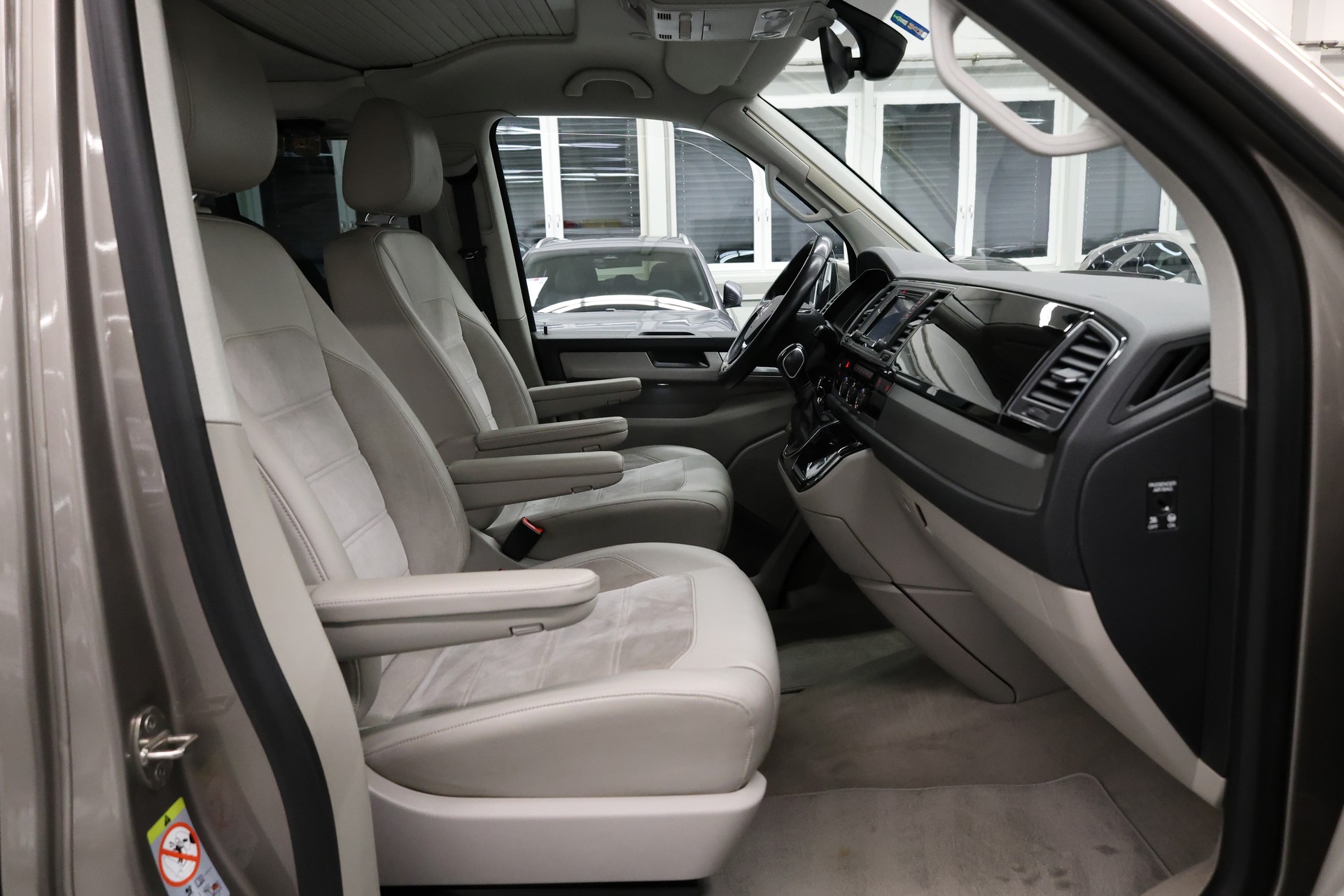 VW T6 California 3000 2.0 TDI 204 Ocean Ed. DSG 4m-image-15