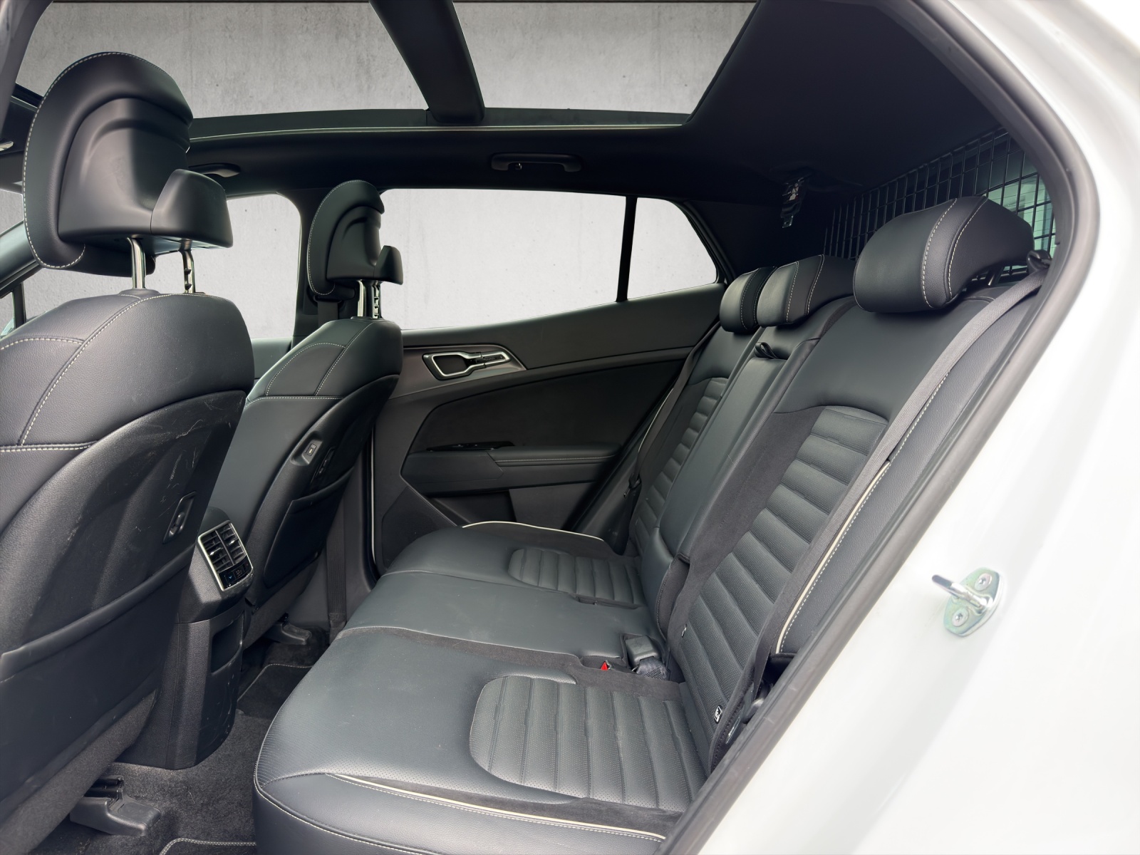 KIA Sportage 1.6 T-GDi Hybrid GT-Line-image-11