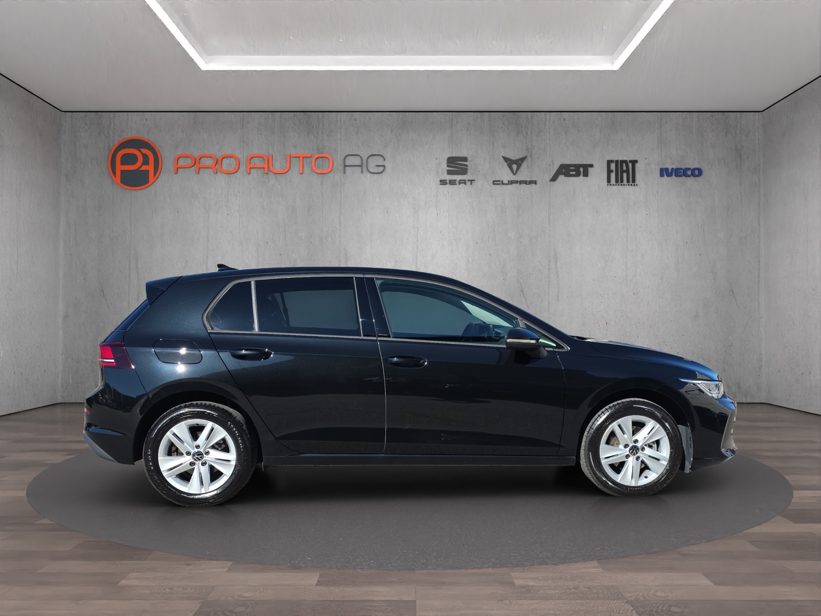 VW Golf 1.5 TSI Basis-image-5